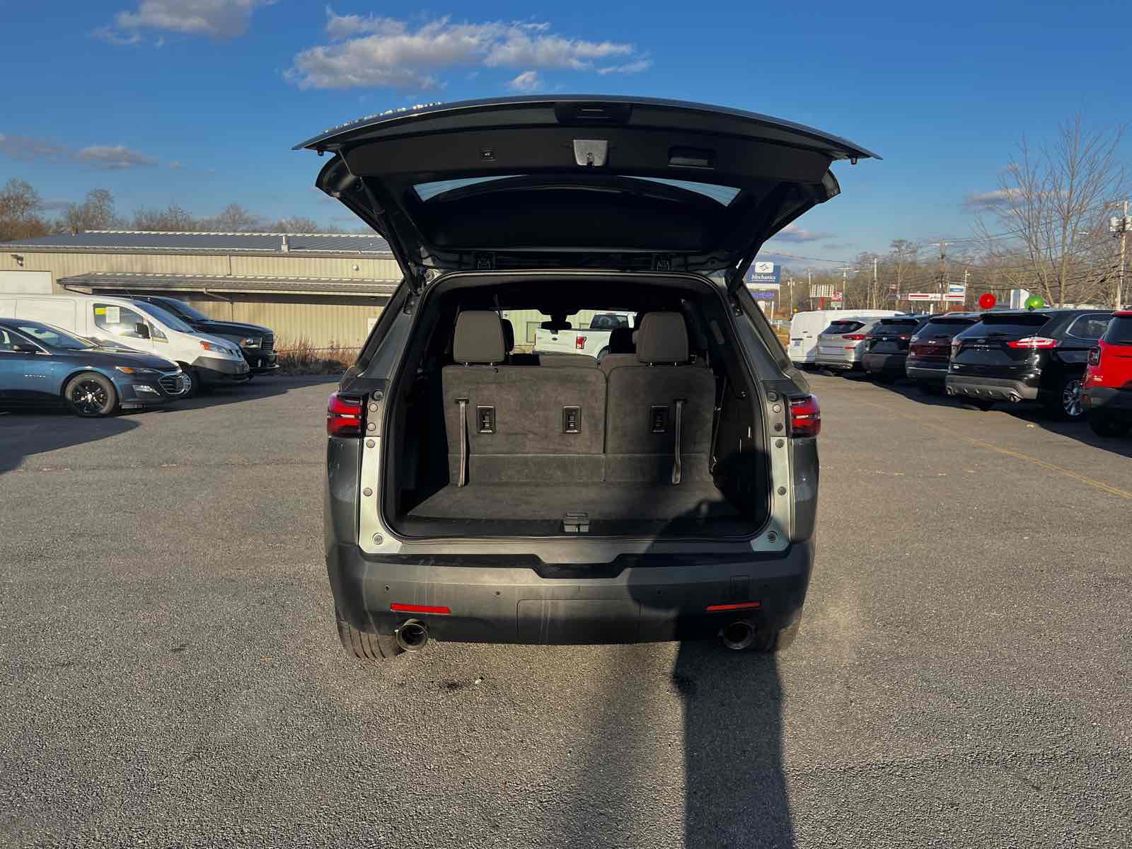 2023 Chevrolet Traverse LT Cloth 48