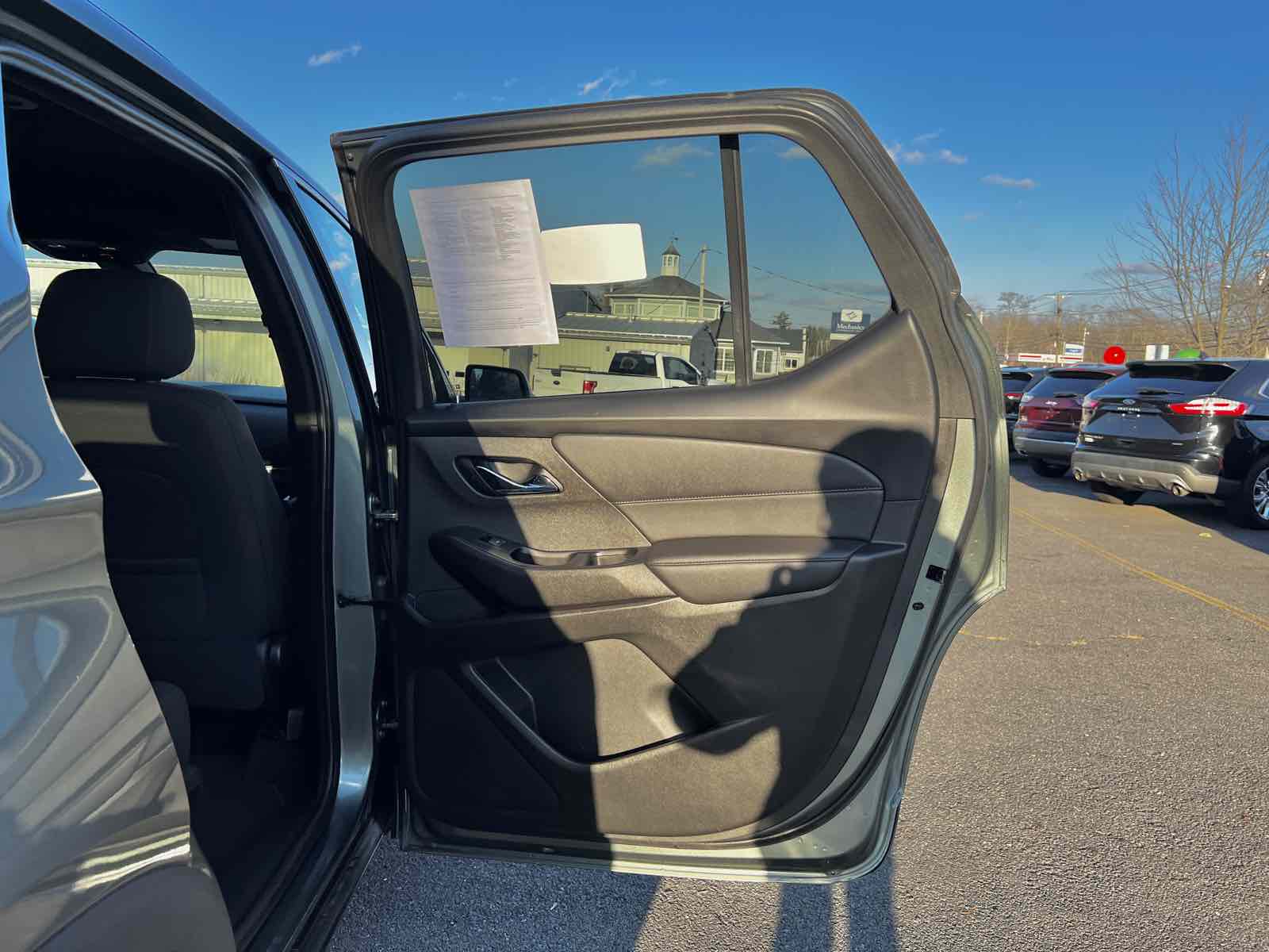 2023 Chevrolet Traverse LT Cloth 28