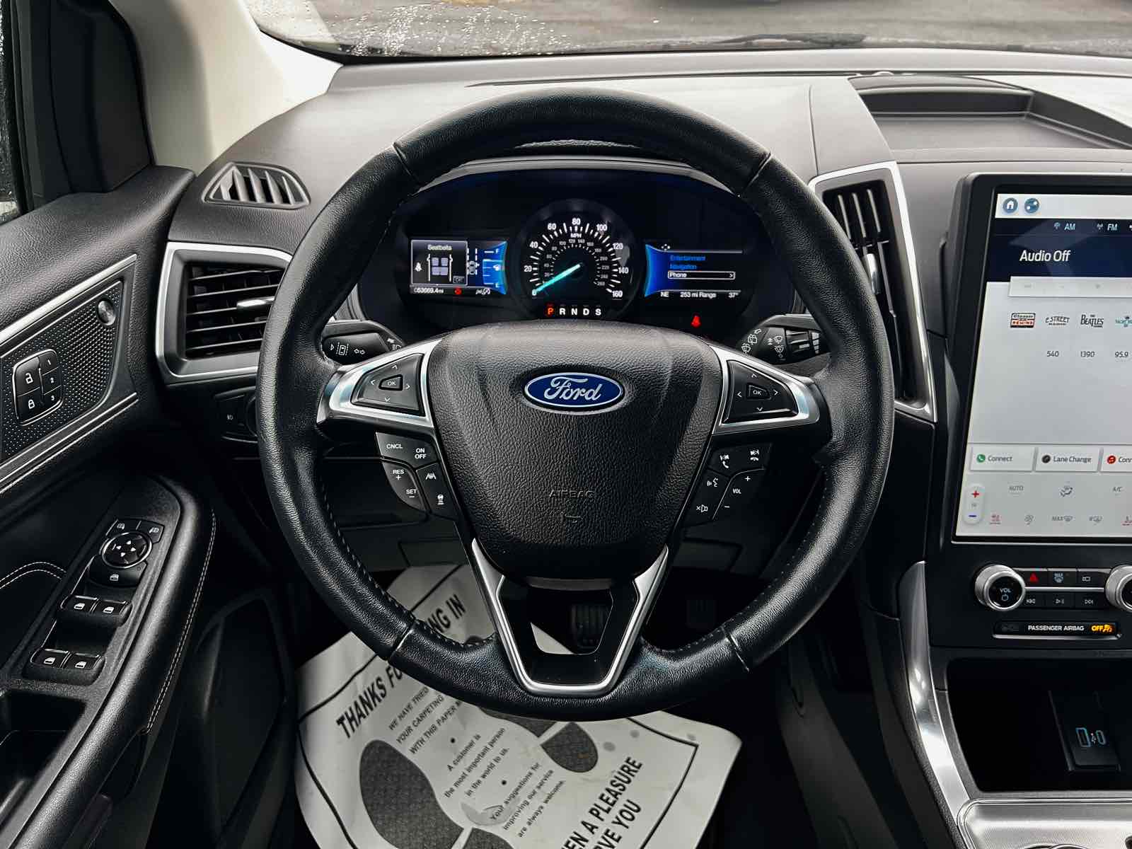 2022 Ford Edge Titanium 30