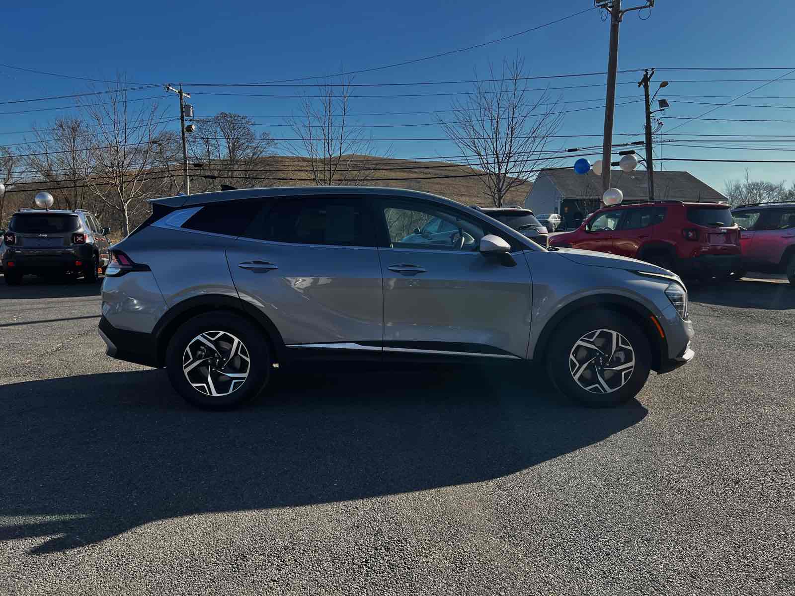 2024 Kia Sportage LX photo 2
