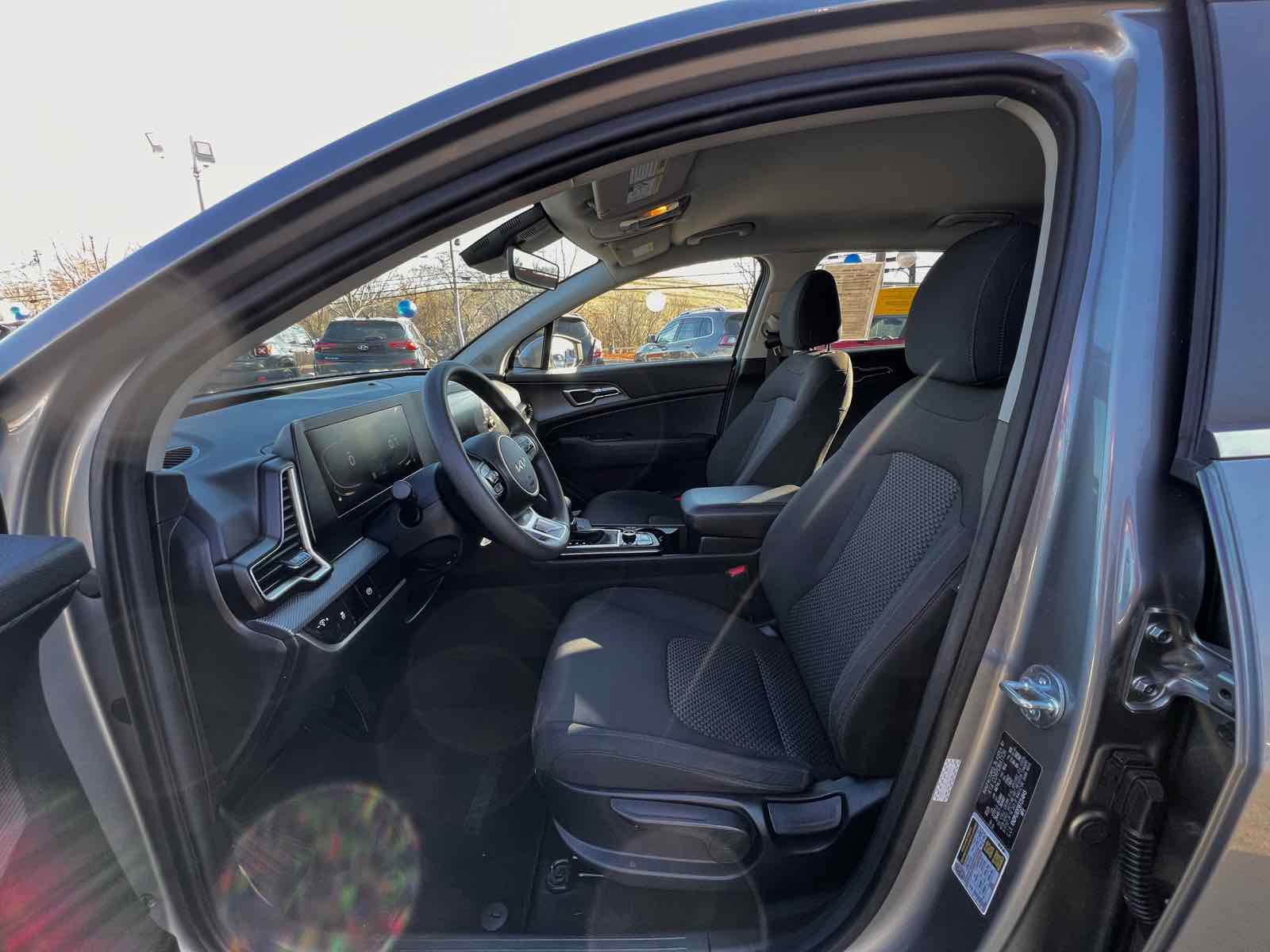 2024 Kia Sportage LX photo 4