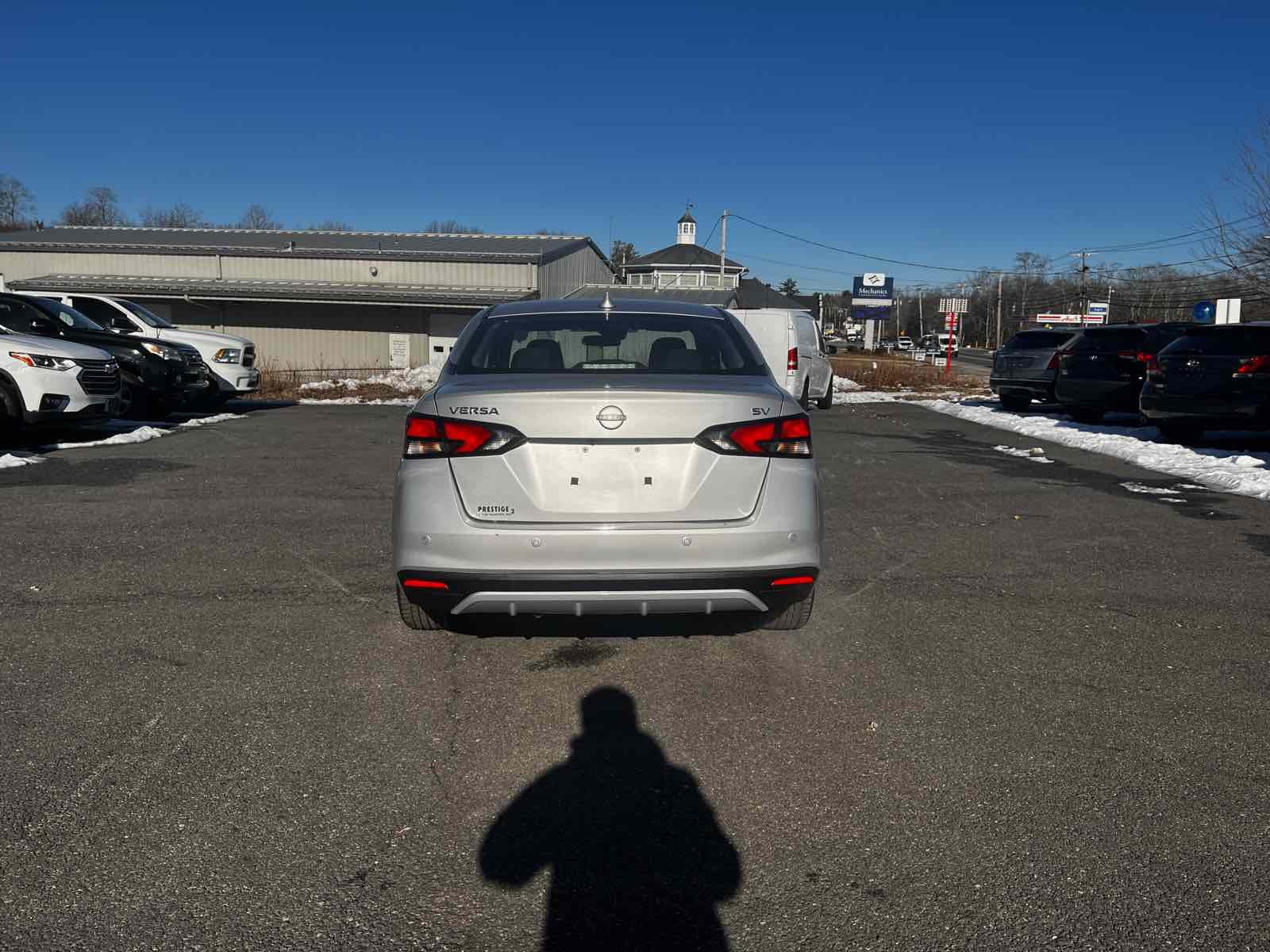2023 Nissan Versa SV photo 5