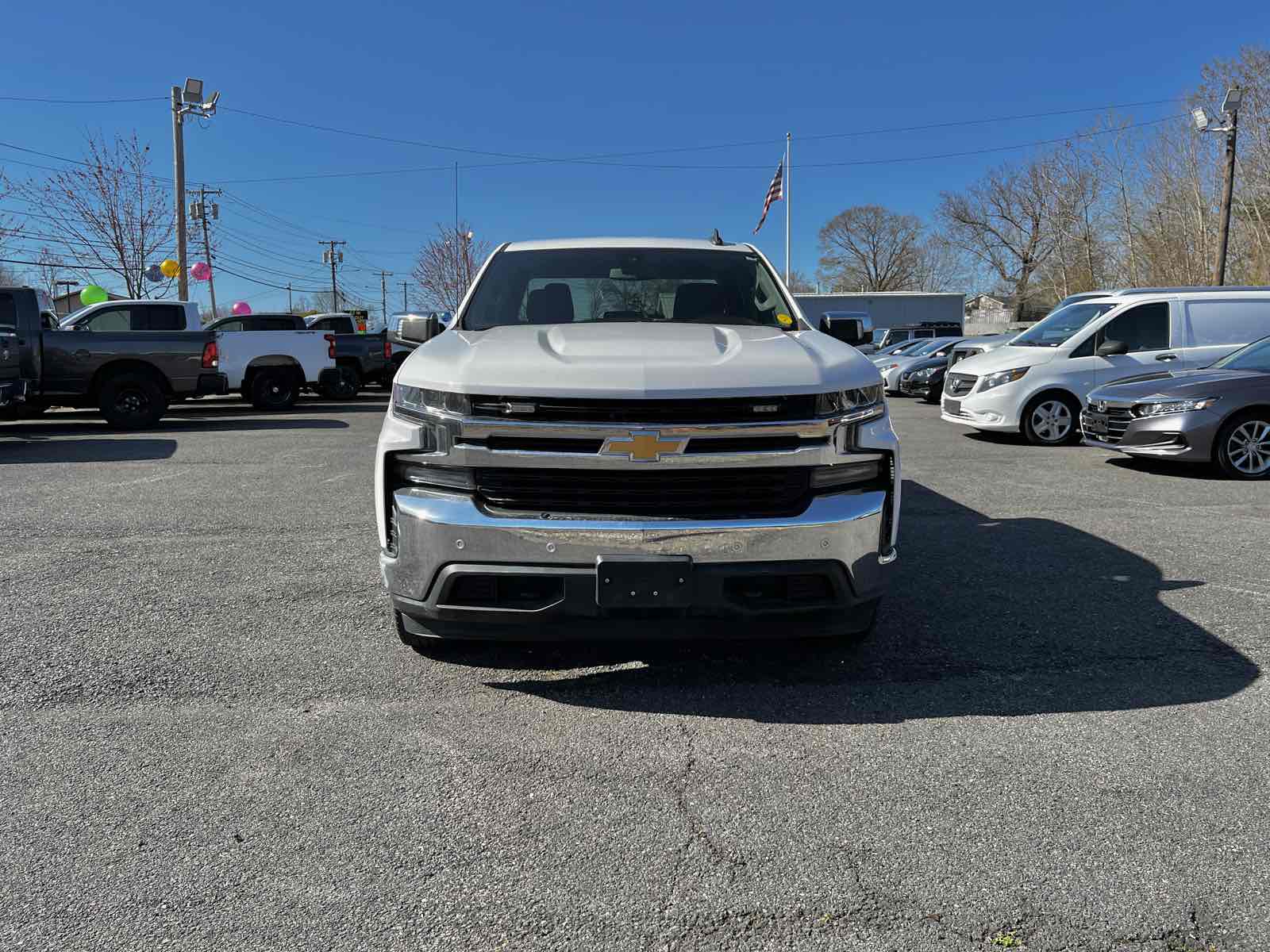 2020 Chevrolet Silverado 1500 LT photo 2