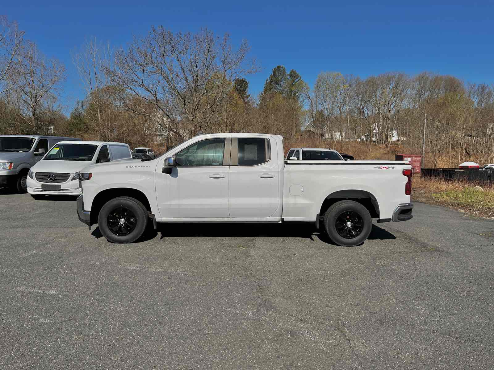2020 Chevrolet Silverado 1500 LT photo 3