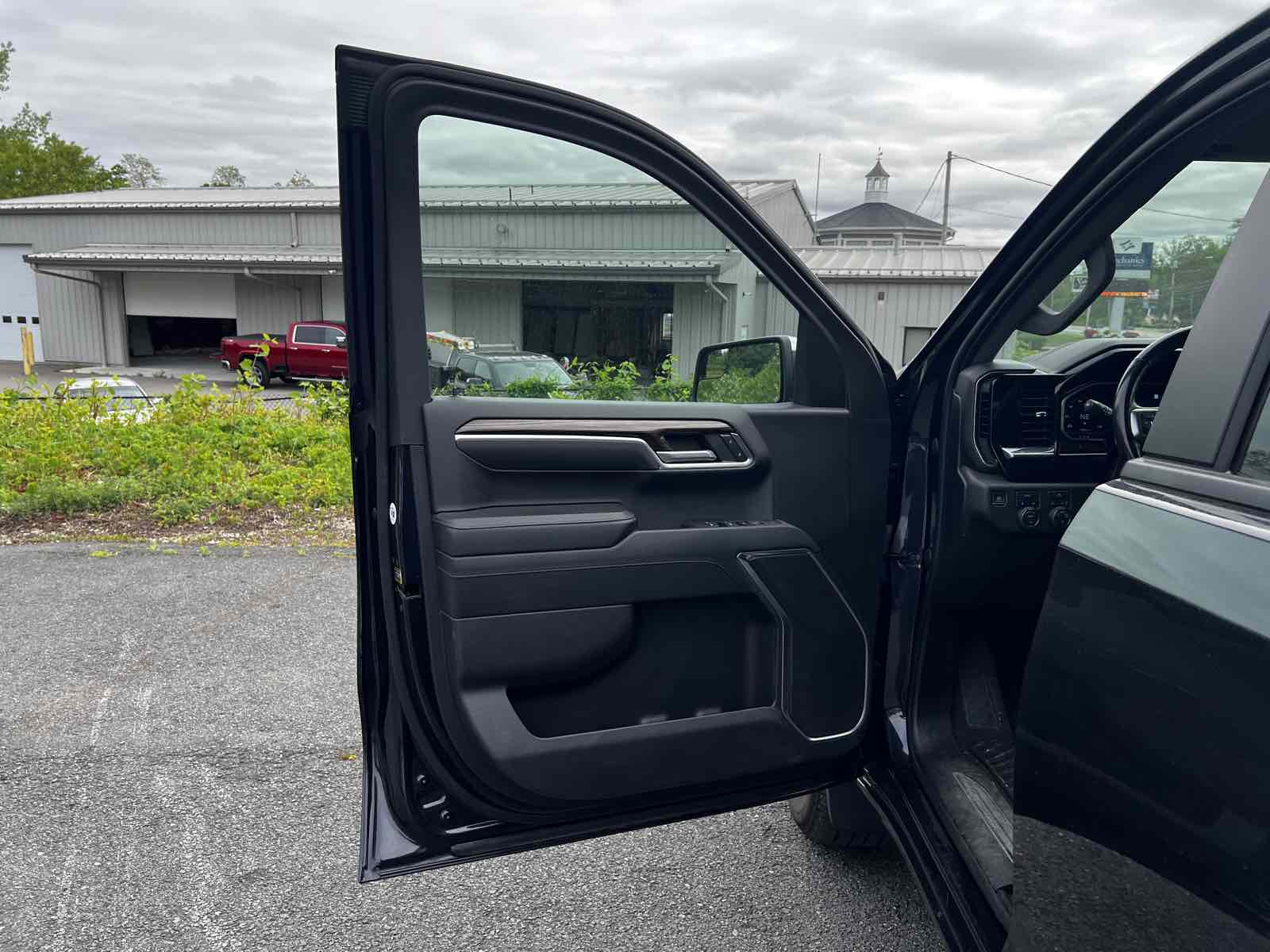 2022 Chevrolet Silverado 1500 LT - Photo 11