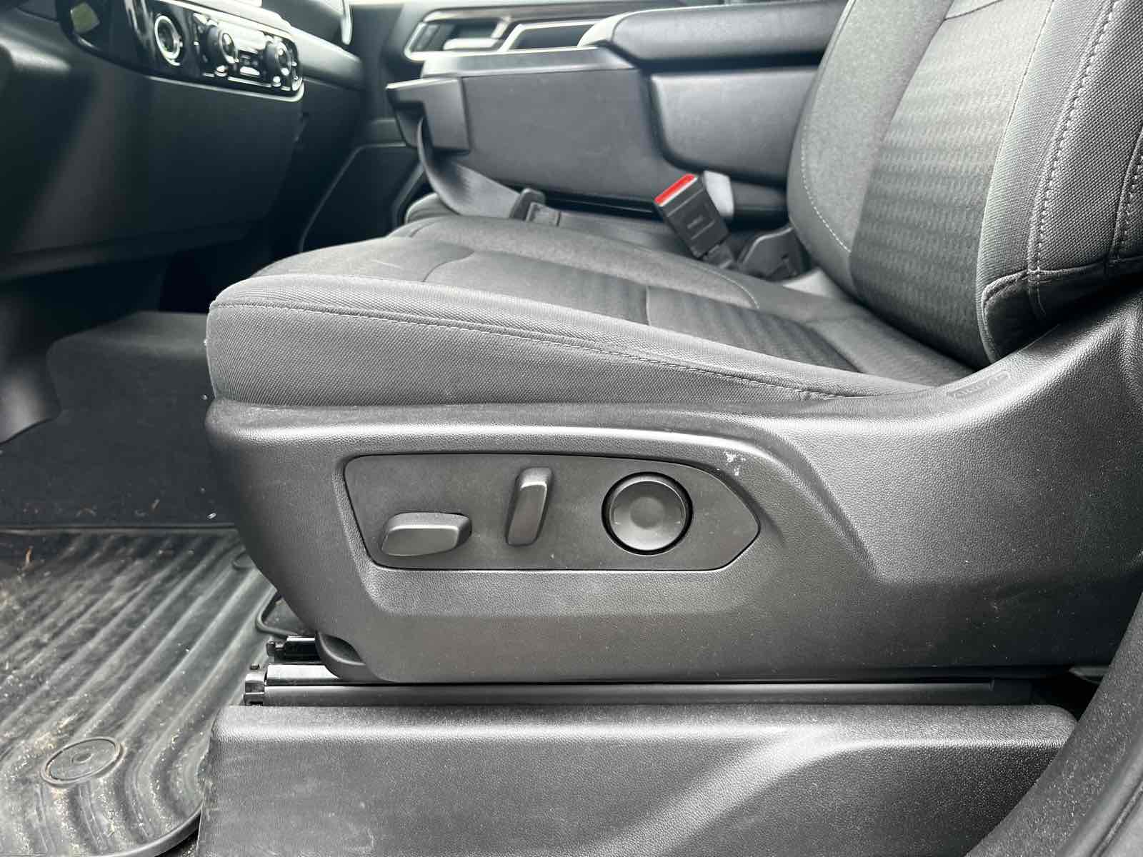 2022 Chevrolet Silverado 1500 LT - Photo 12