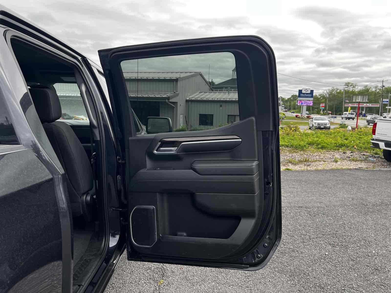 2022 Chevrolet Silverado 1500 LT - Photo 19
