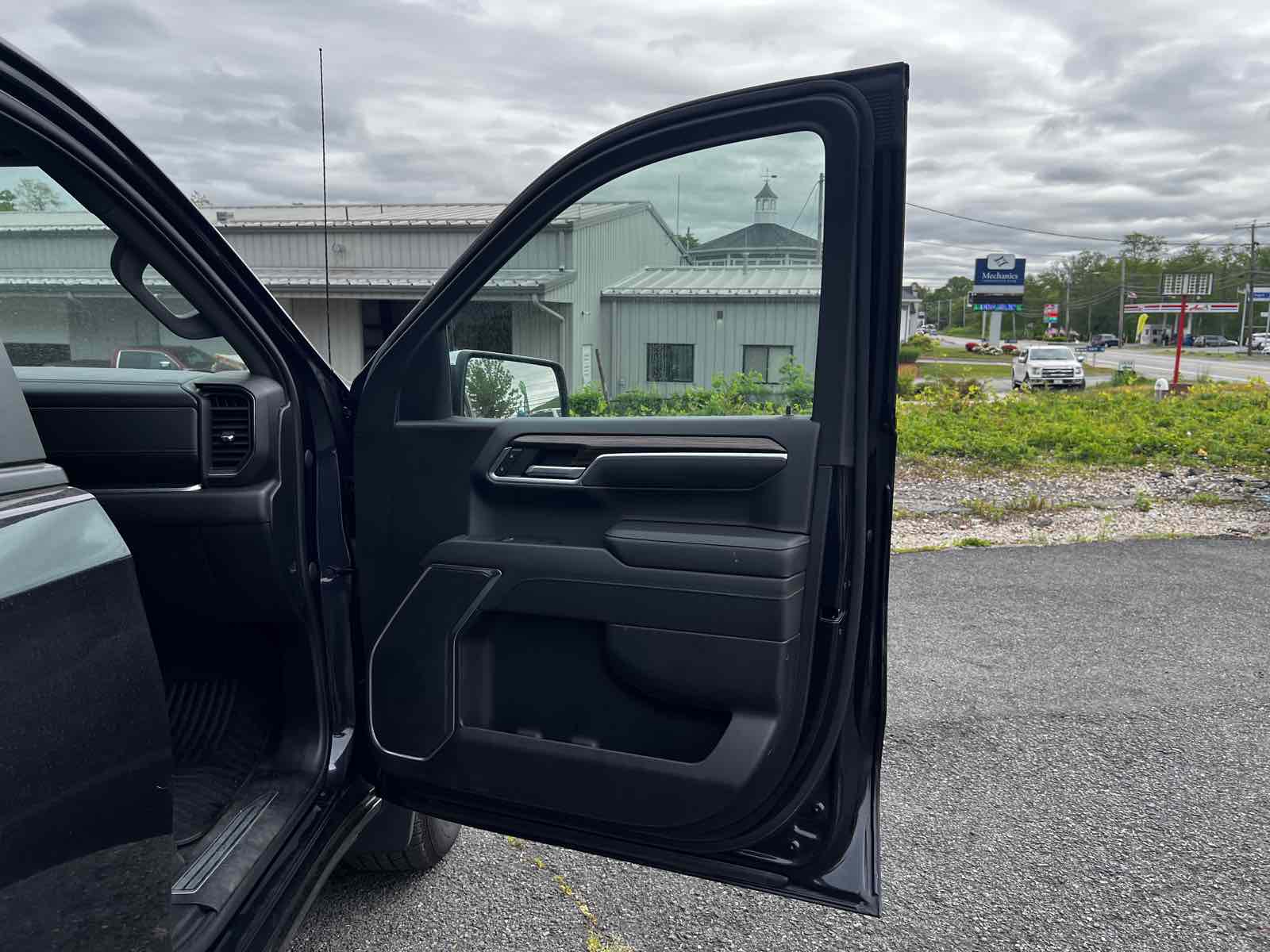 2022 Chevrolet Silverado 1500 LT - Photo 15