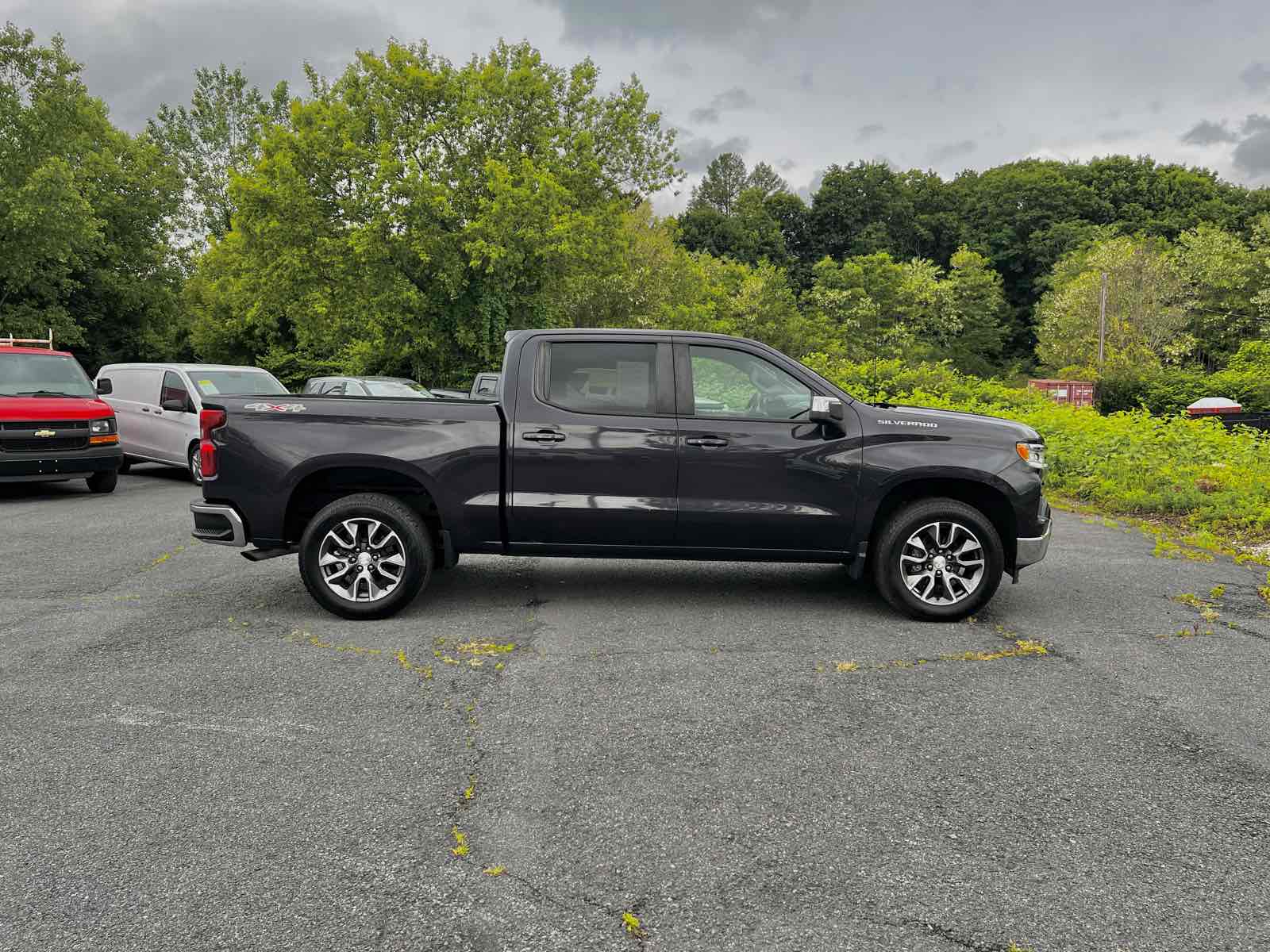 2022 Chevrolet Silverado 1500 LT - Photo 8
