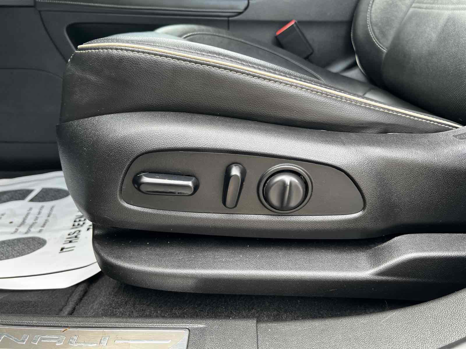 2020 GMC Acadia Denali - Photo 12