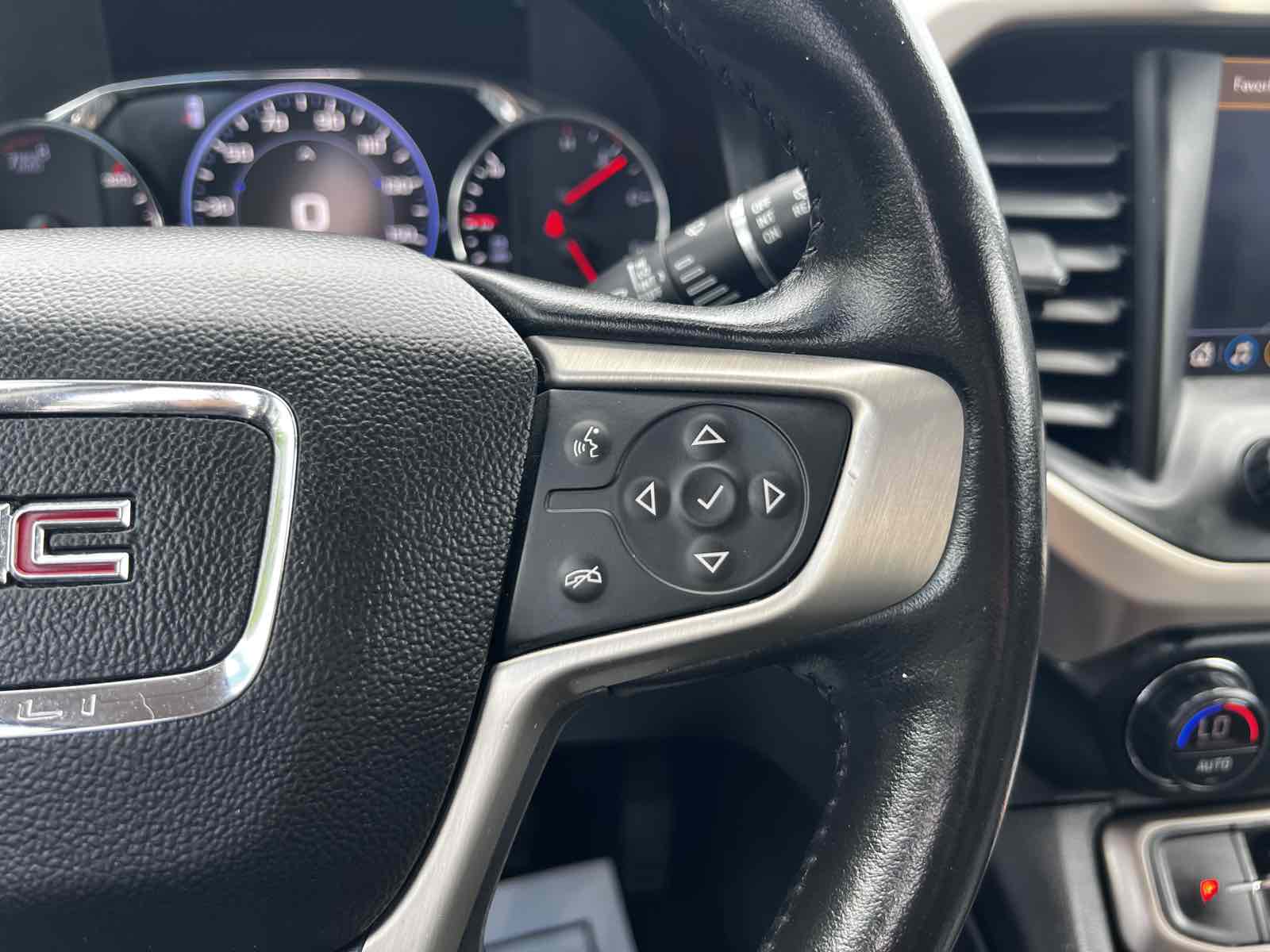 2020 GMC Acadia Denali - Photo 26