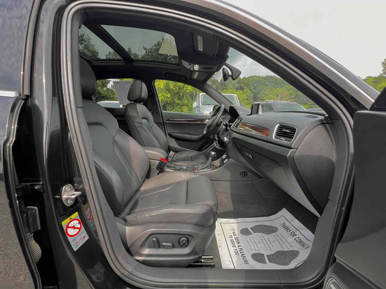 2015 Audi Q3 Prestige photo 2