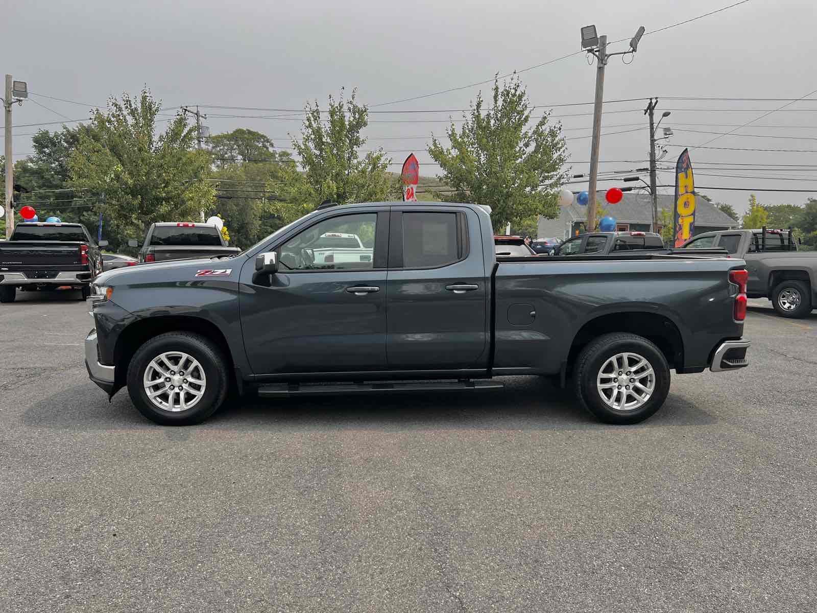 2020 Chevrolet Silverado 1500 LT photo 3