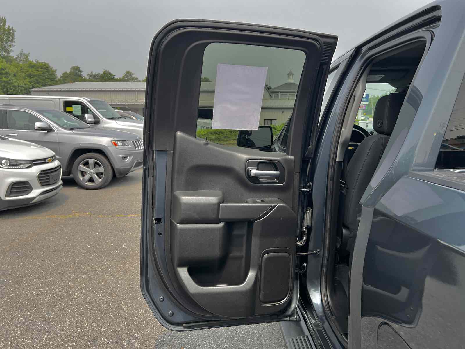 2020 Chevrolet Silverado 1500 LT photo 12