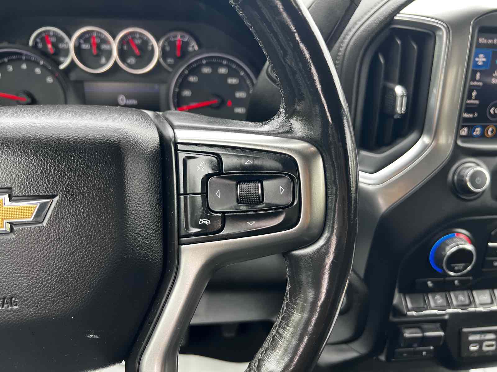 2020 Chevrolet Silverado 1500 LT photo 19