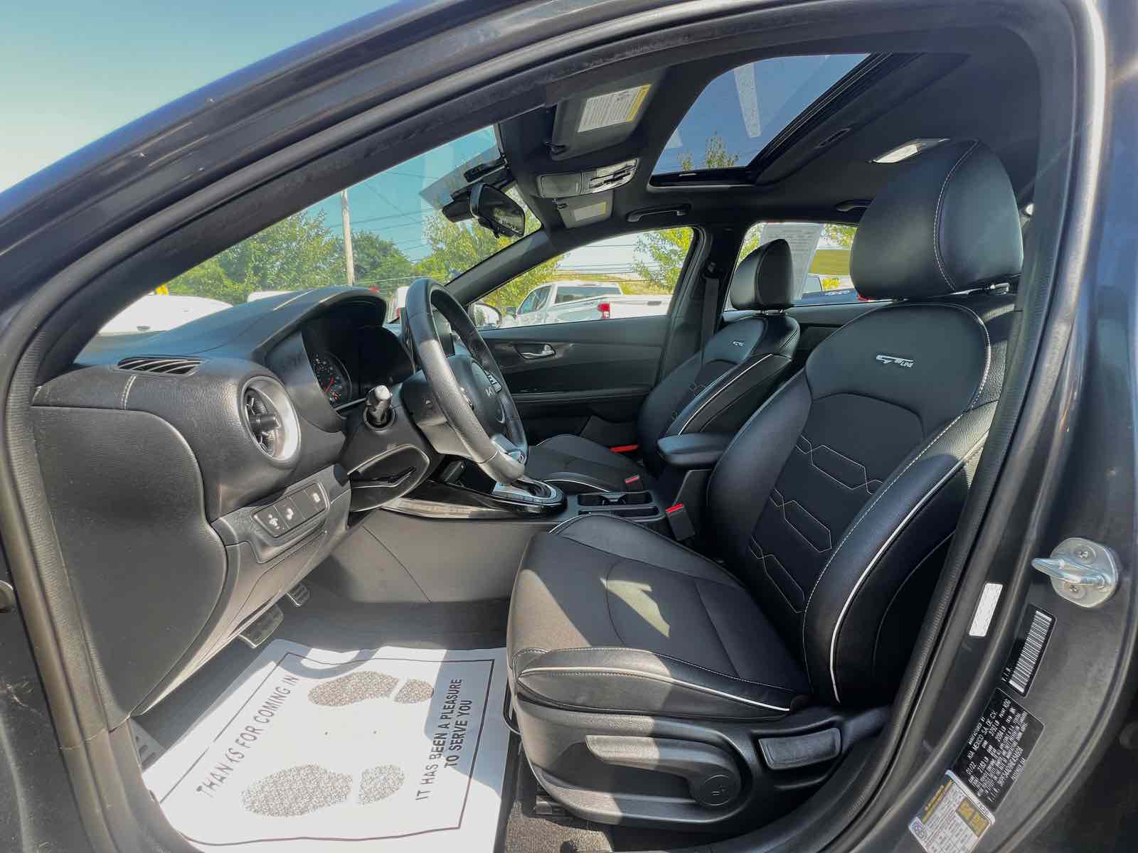 2022 Kia Forte GT-Line photo 6