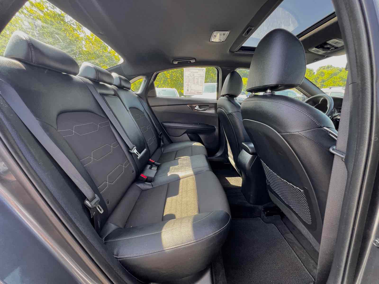 2022 Kia Forte GT-Line photo 11