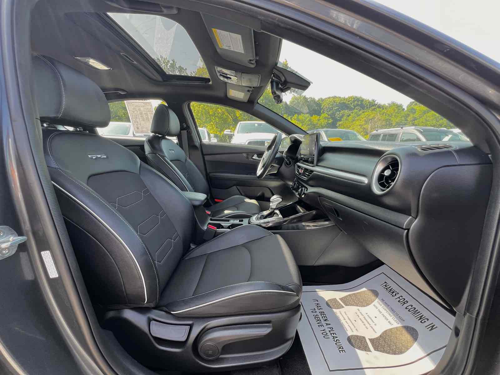 2022 Kia Forte GT-Line photo 7