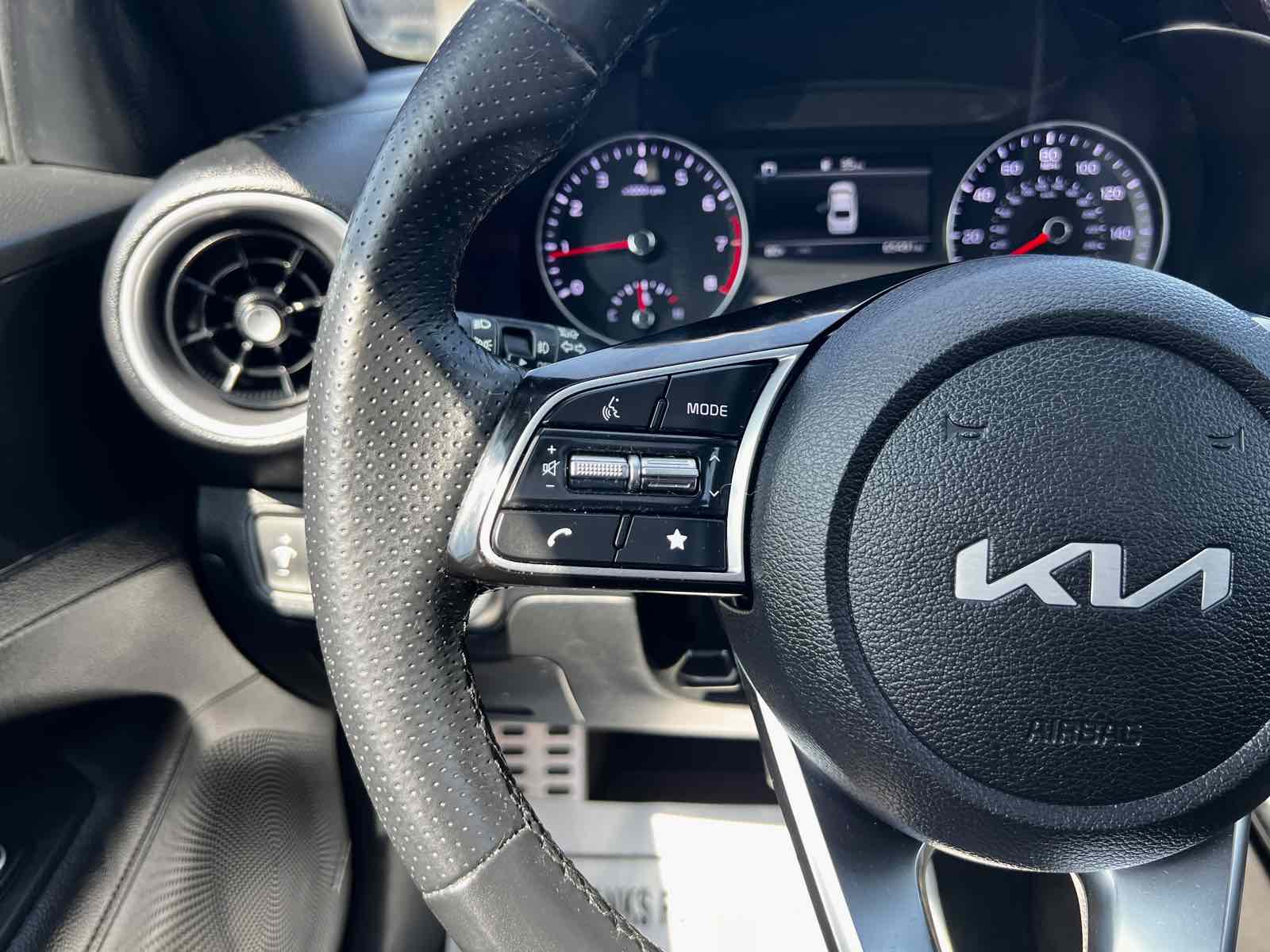 2022 Kia Forte GT-Line photo 15