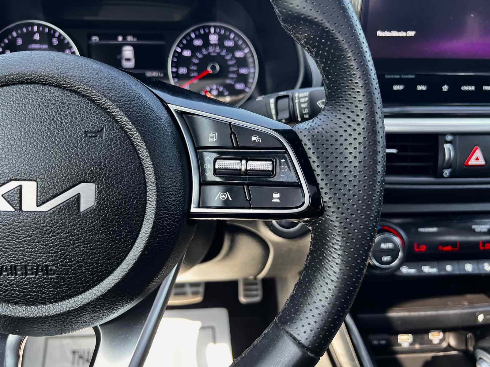 2022 Kia Forte GT-Line photo 16
