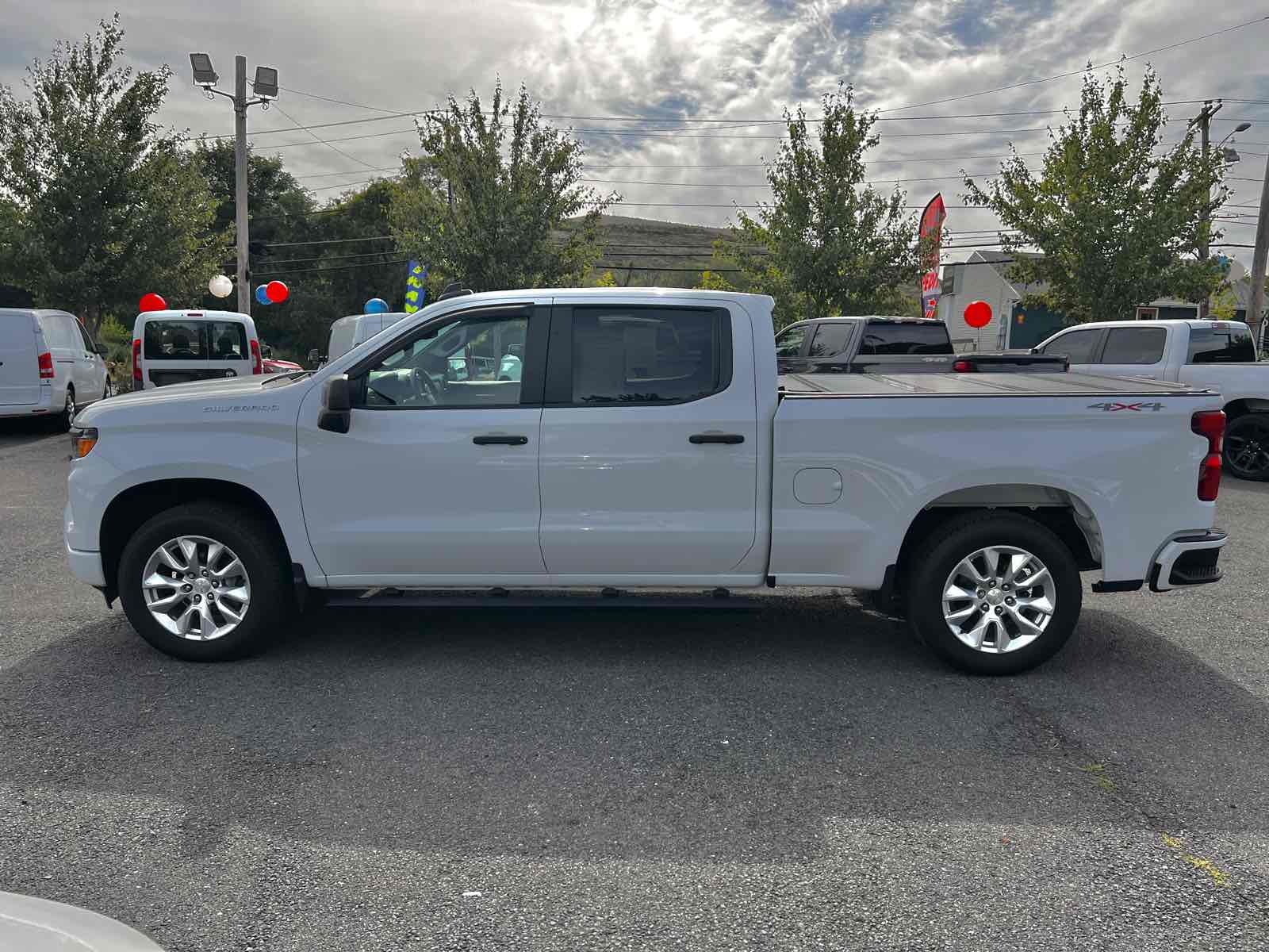 2023 Chevrolet Silverado 1500 Custom photo 3