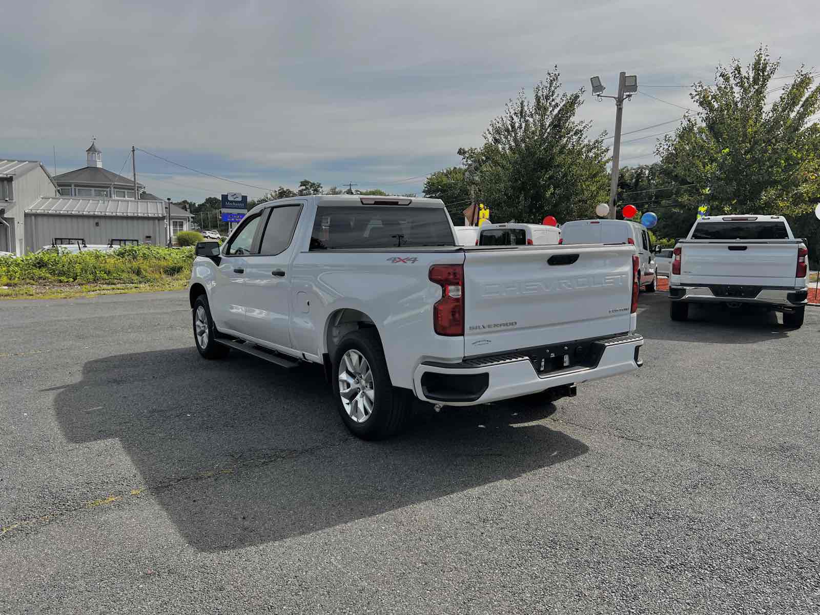 2023 Chevrolet Silverado 1500 Custom photo 4
