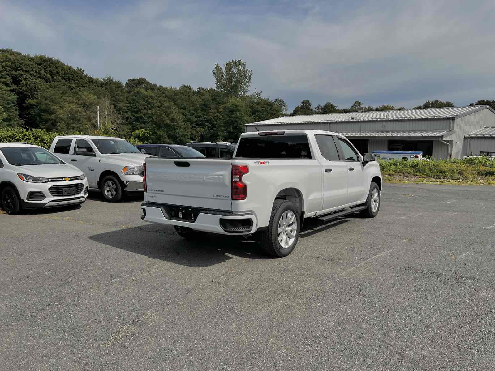 2023 Chevrolet Silverado 1500 Custom photo 6
