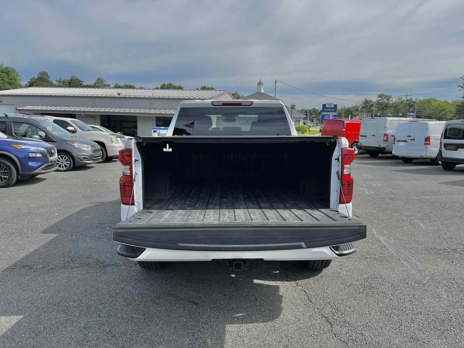 2023 Chevrolet Silverado 1500 Custom photo 25