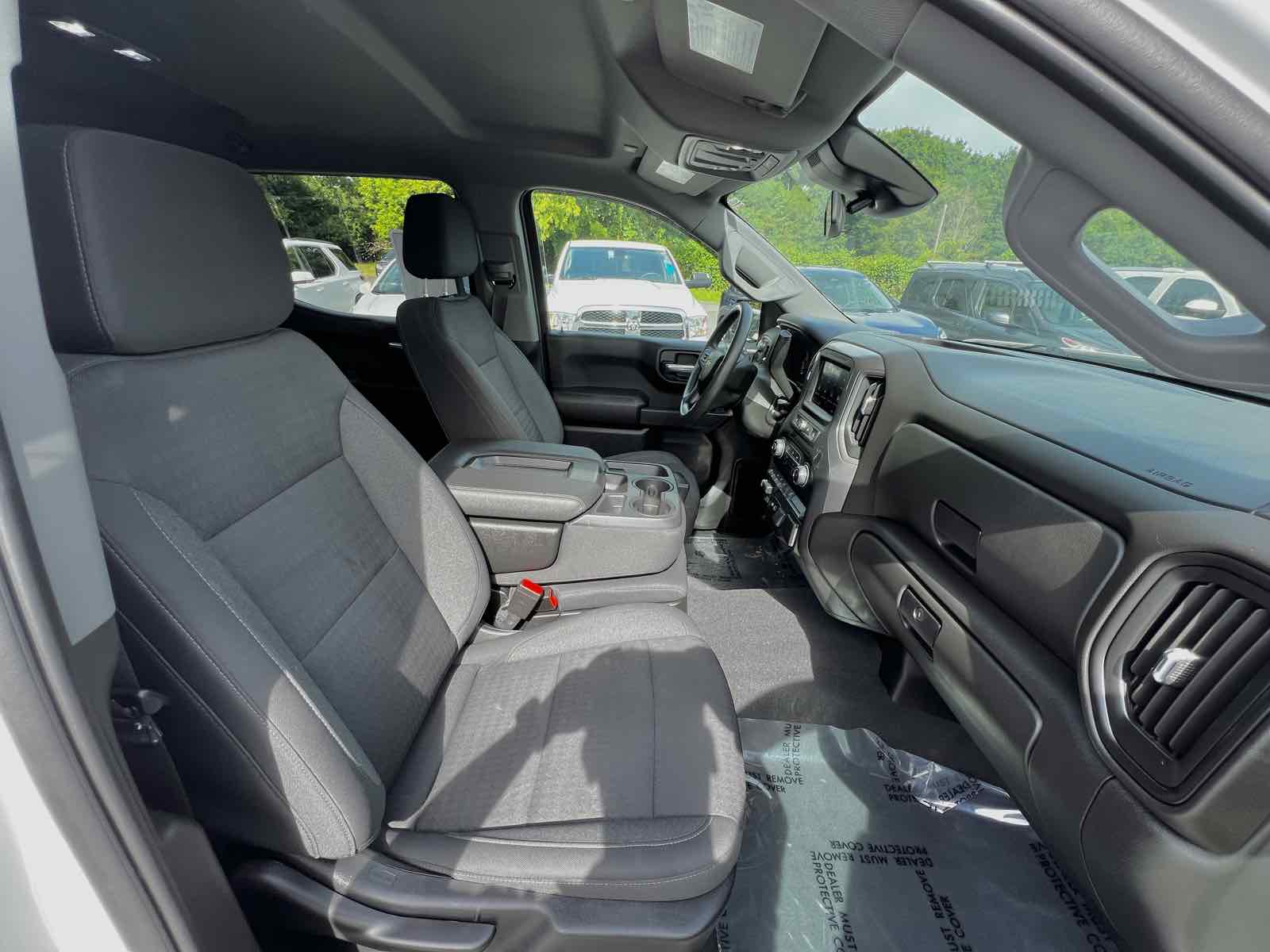 2023 Chevrolet Silverado 1500 Custom photo 11