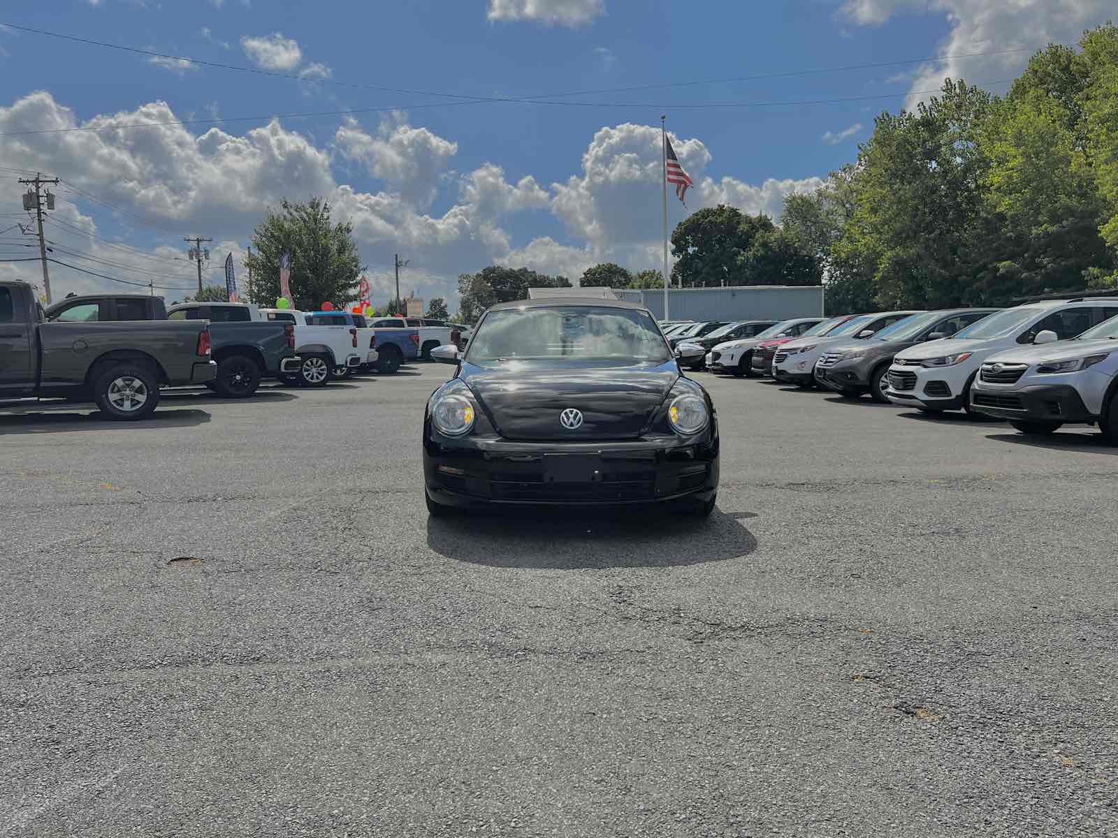 2013 Volkswagen Beetle Convertible 2.5L photo 2