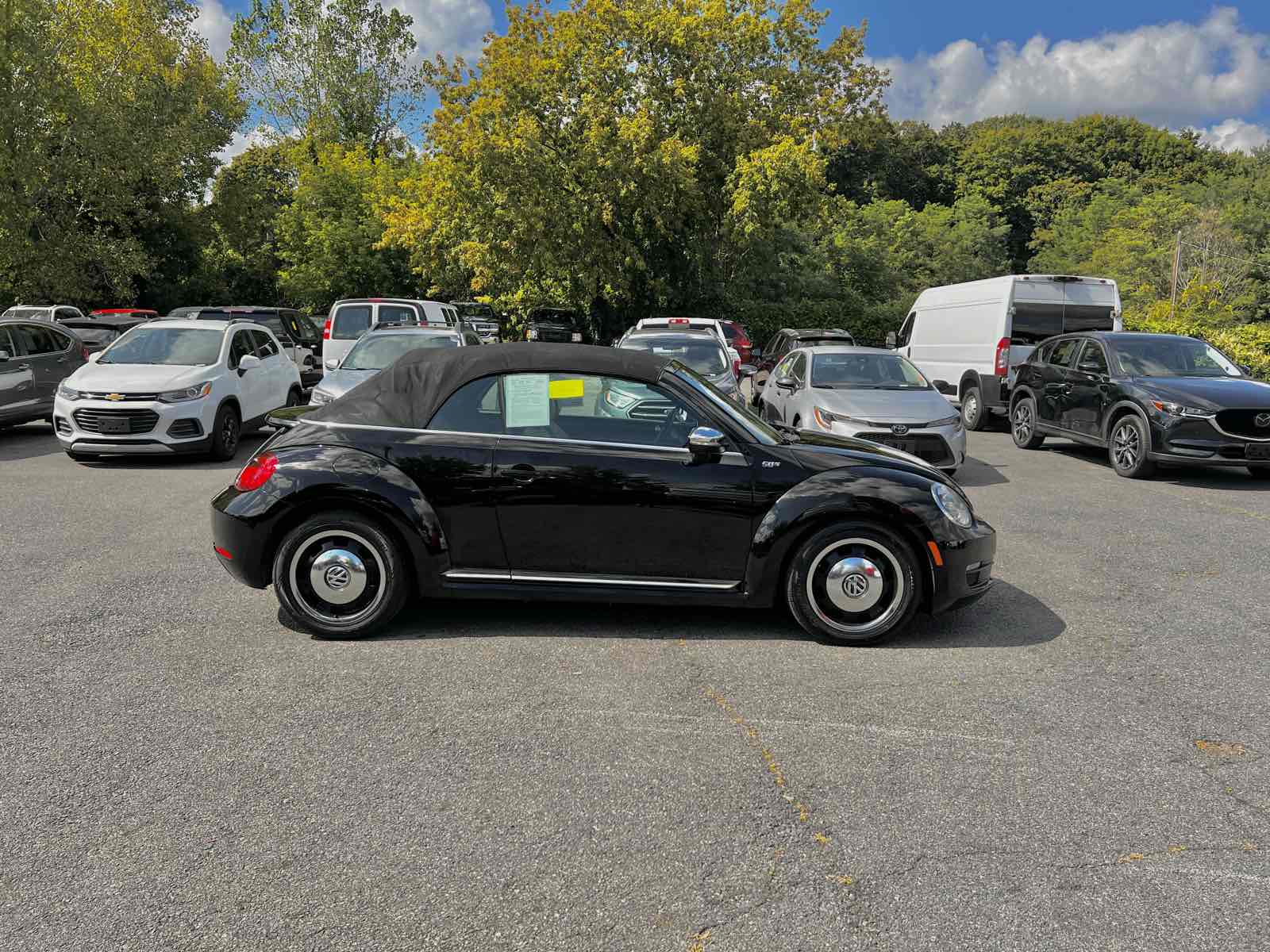 2013 Volkswagen Beetle Convertible 2.5L photo 7