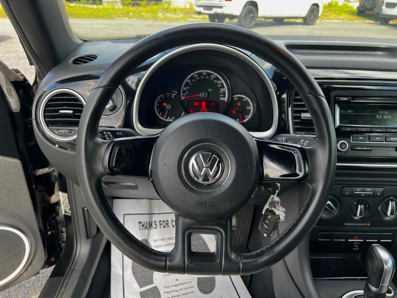 2013 Volkswagen Beetle Convertible 2.5L photo 15
