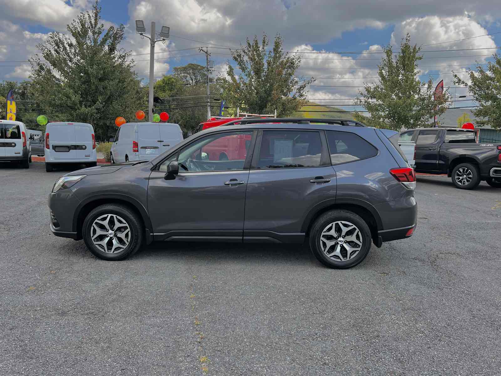 2023 Subaru Forester Premium photo 3