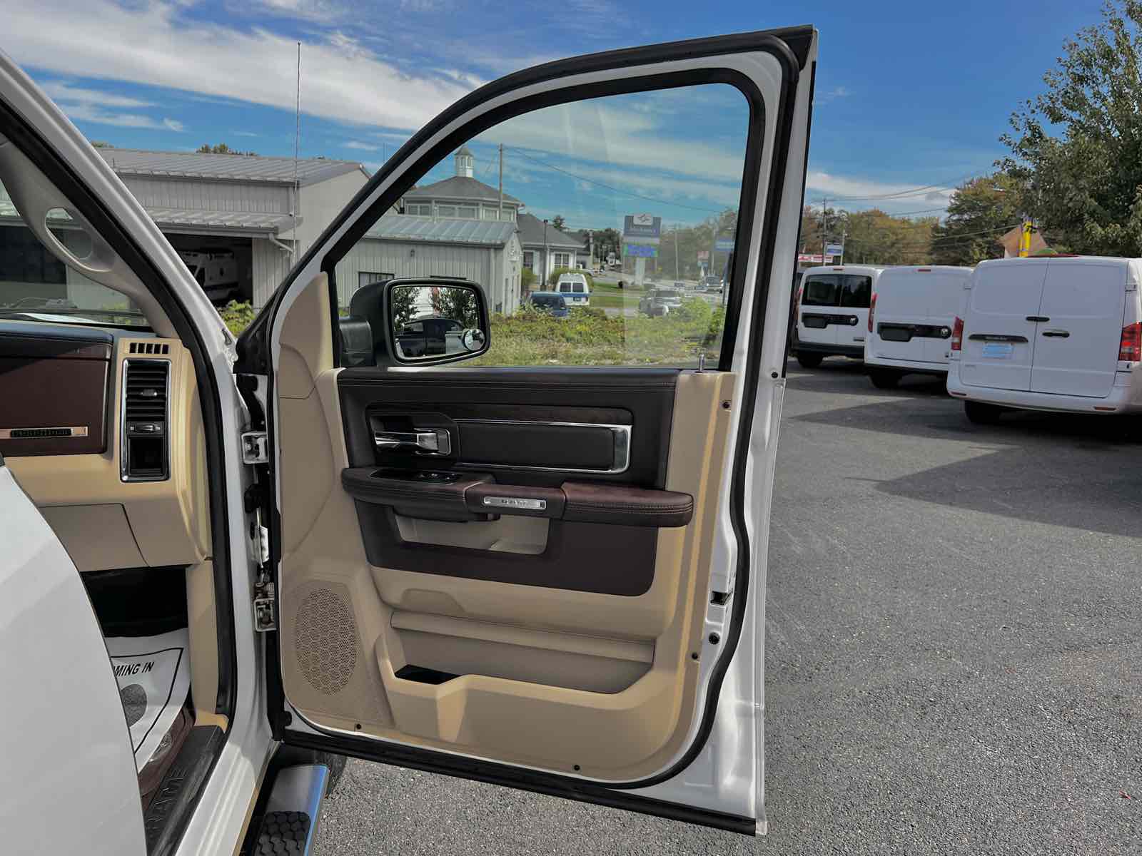 2014 Ram 1500 Longhorn photo 12