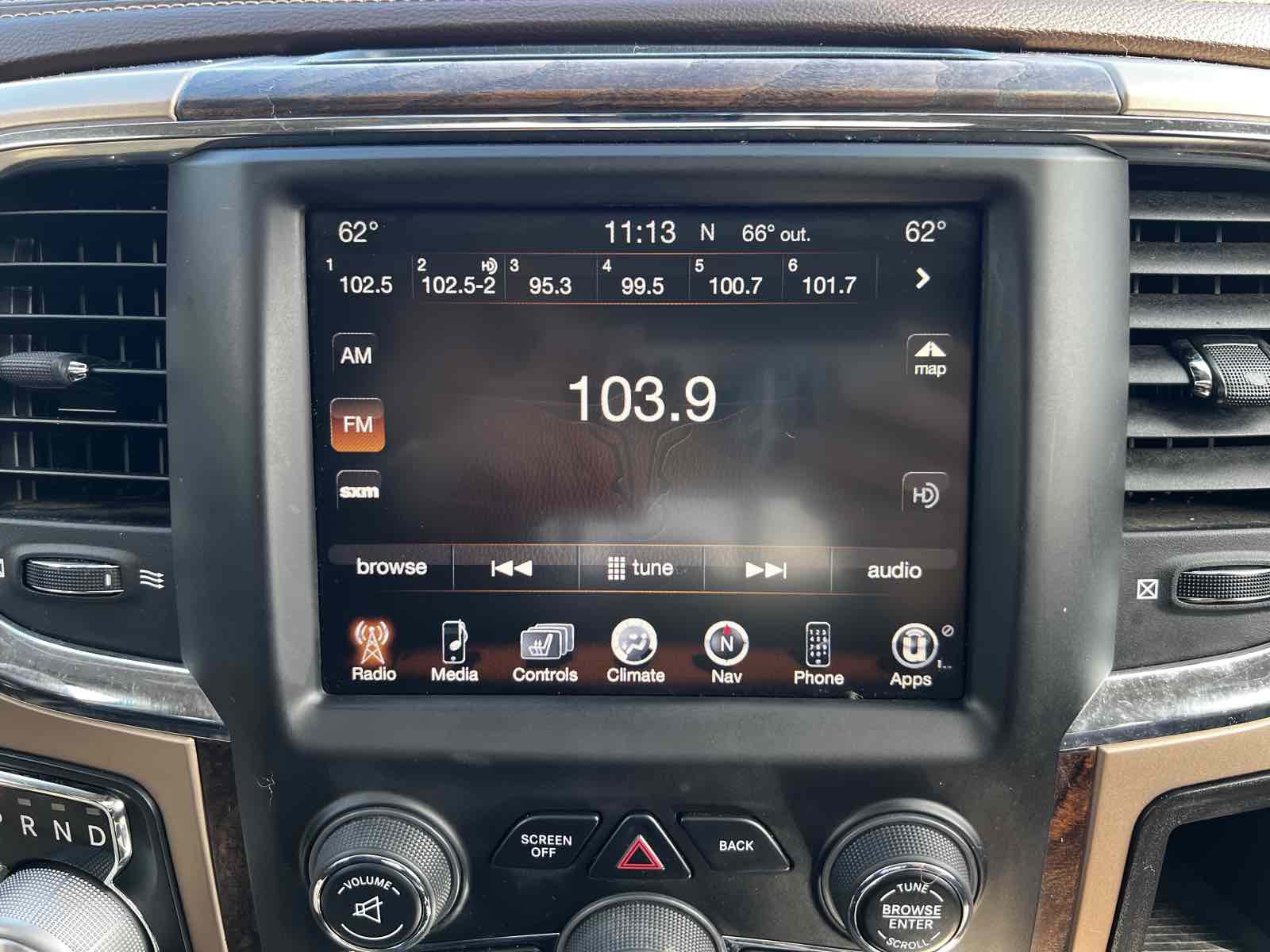 2014 Ram 1500 Longhorn photo 24