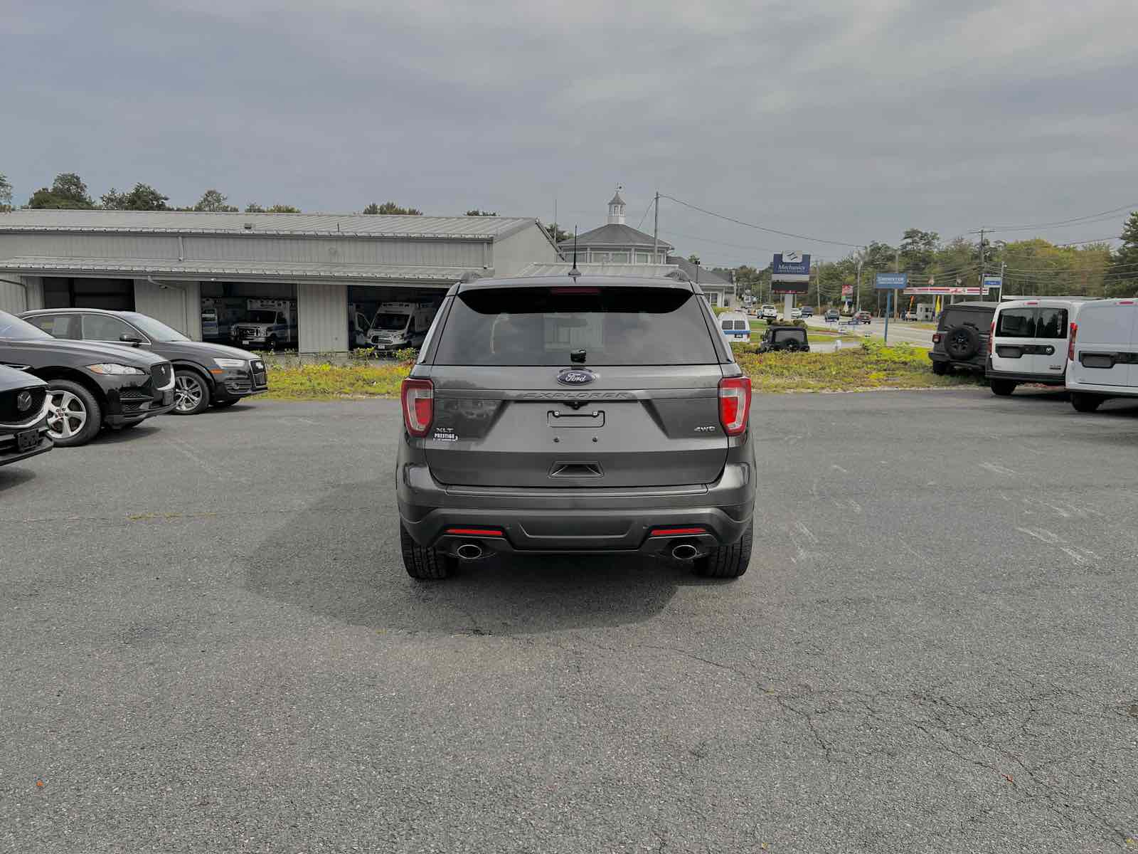 2018 Ford Explorer XLT photo 5