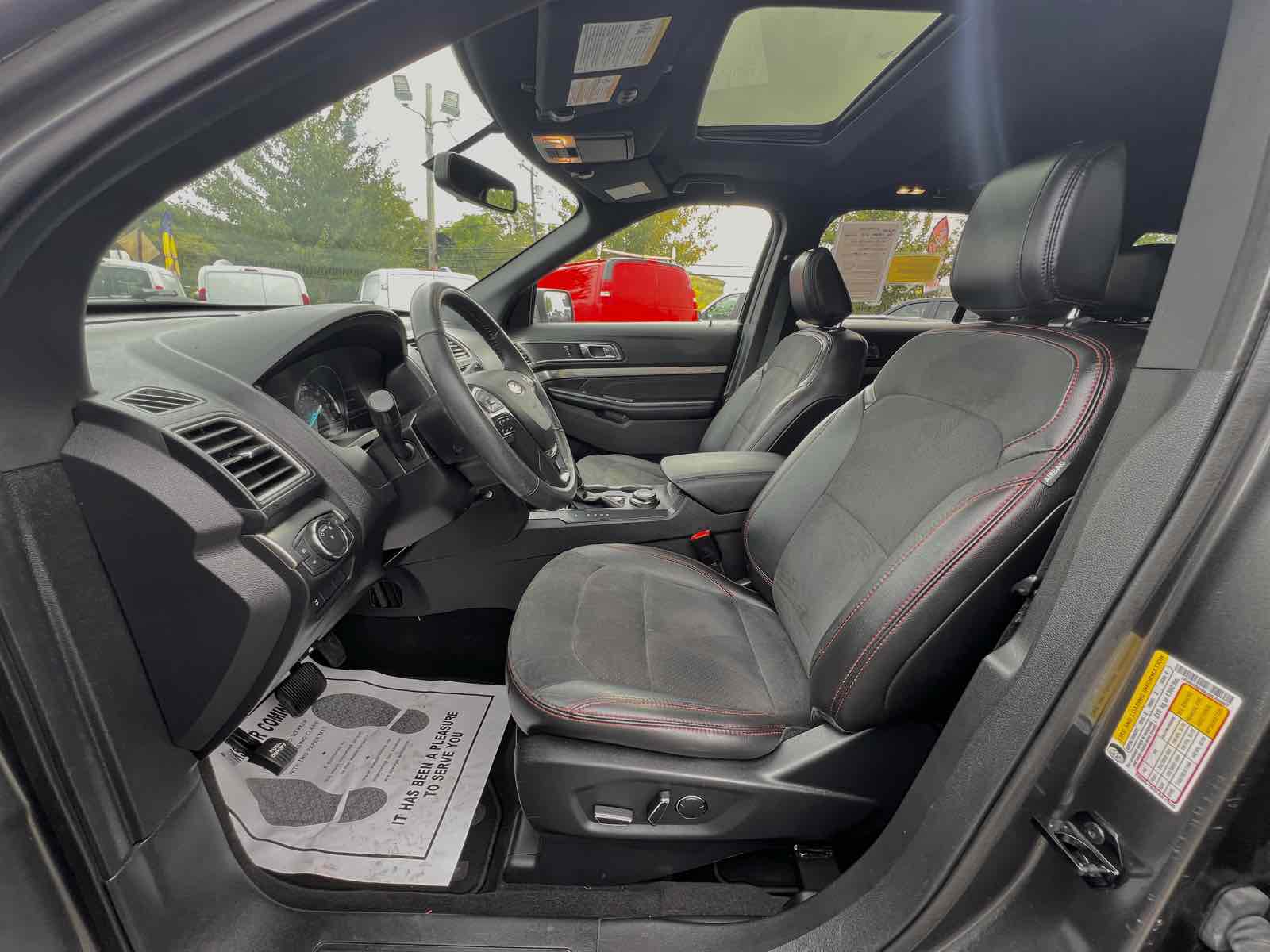 2018 Ford Explorer XLT photo 10