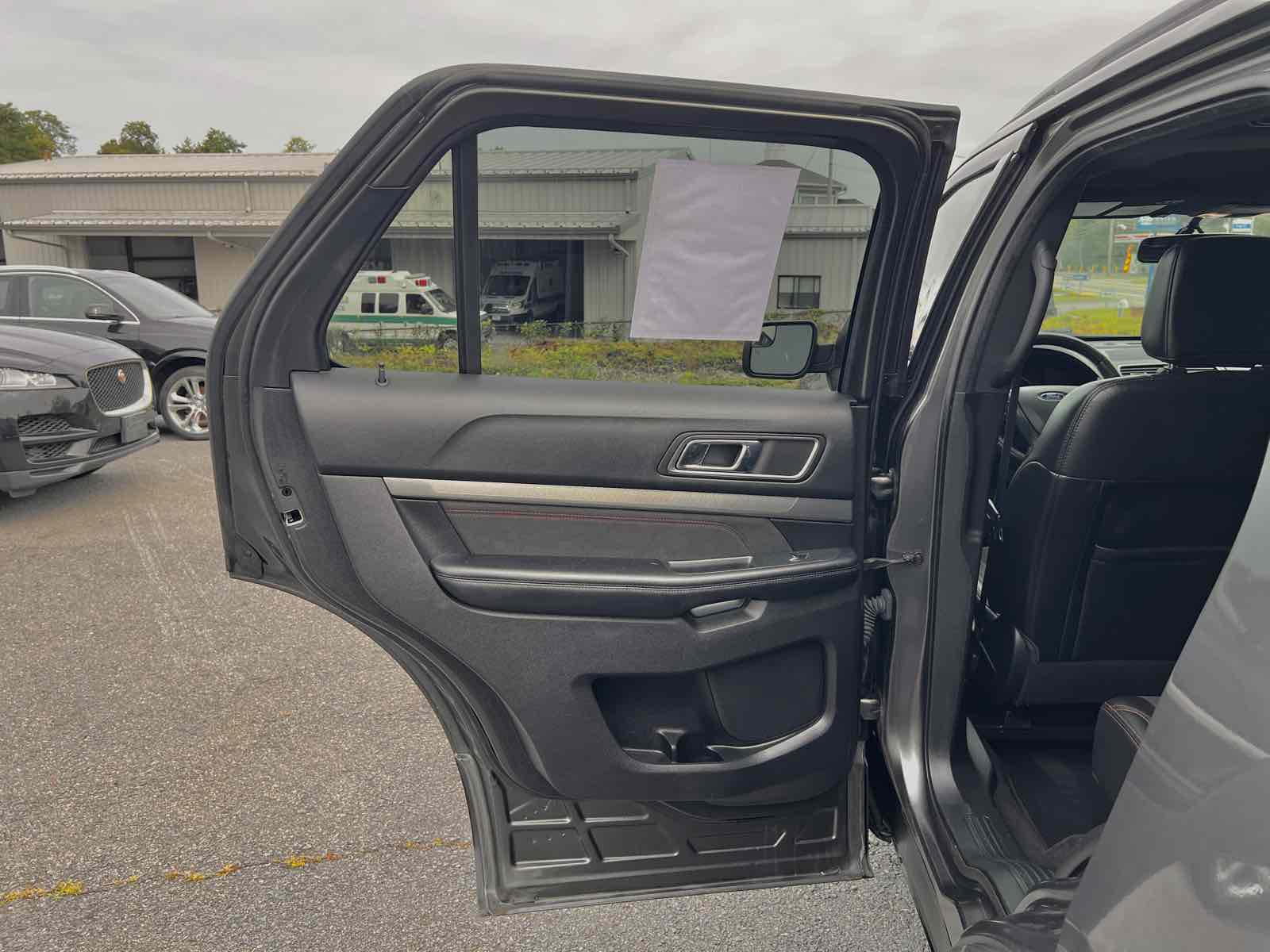2018 Ford Explorer XLT photo 13