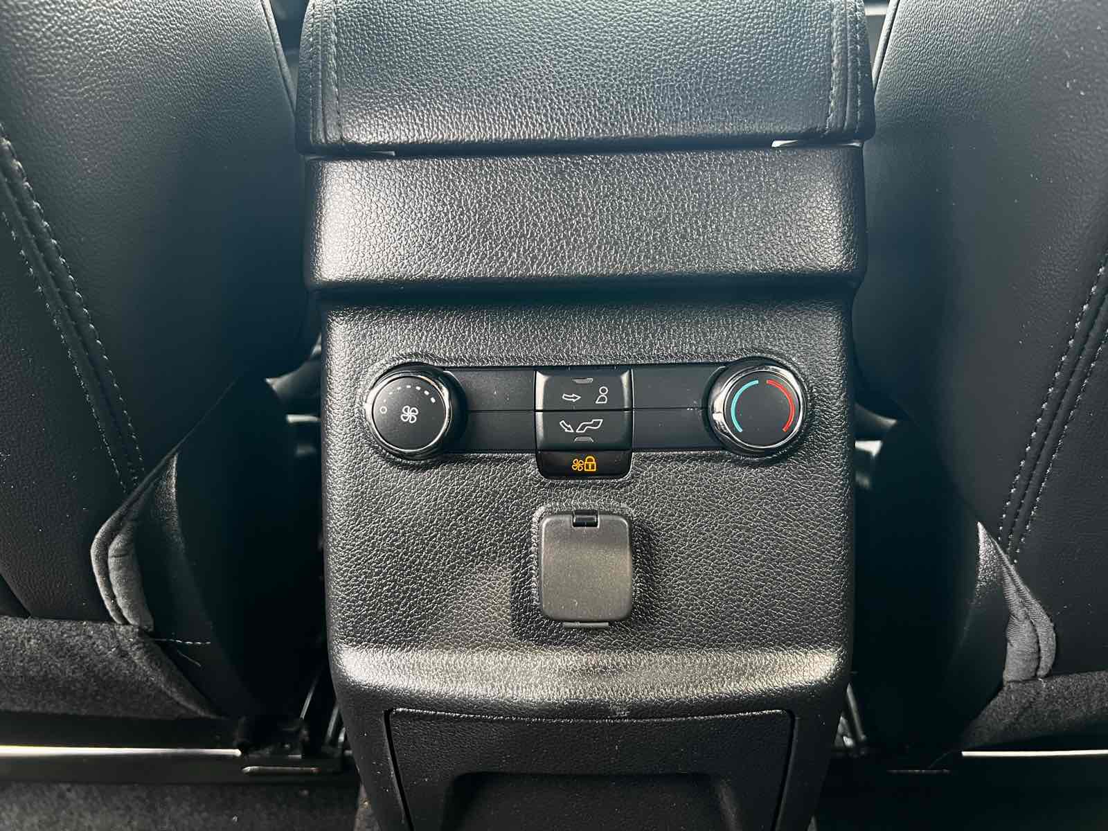 2018 Ford Explorer XLT photo 16