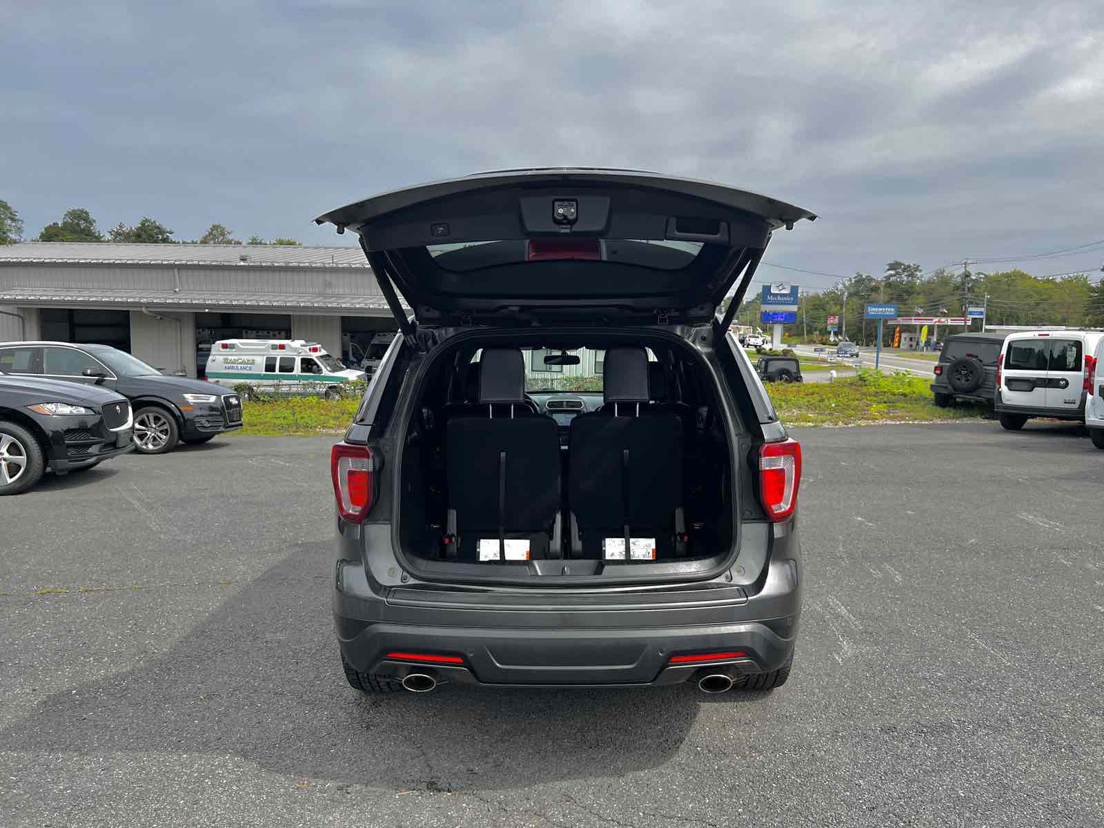 2018 Ford Explorer XLT photo 32
