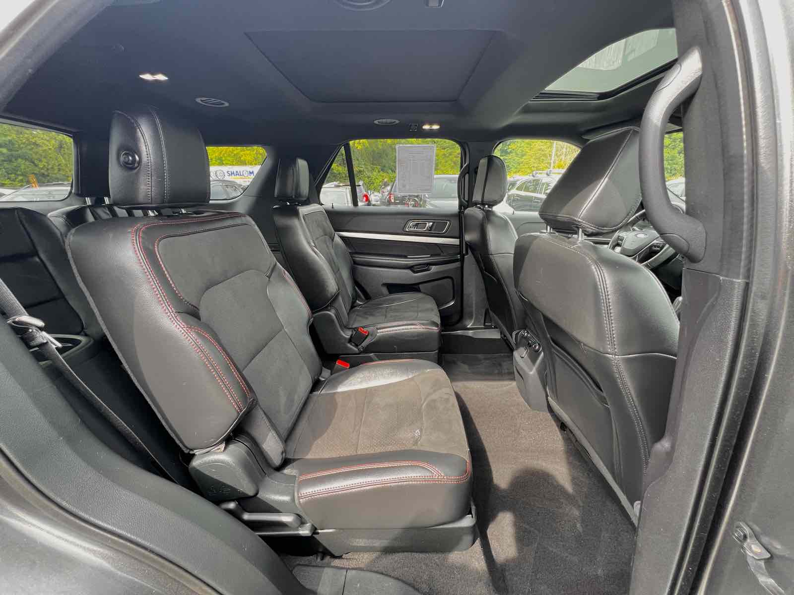 2018 Ford Explorer XLT photo 18