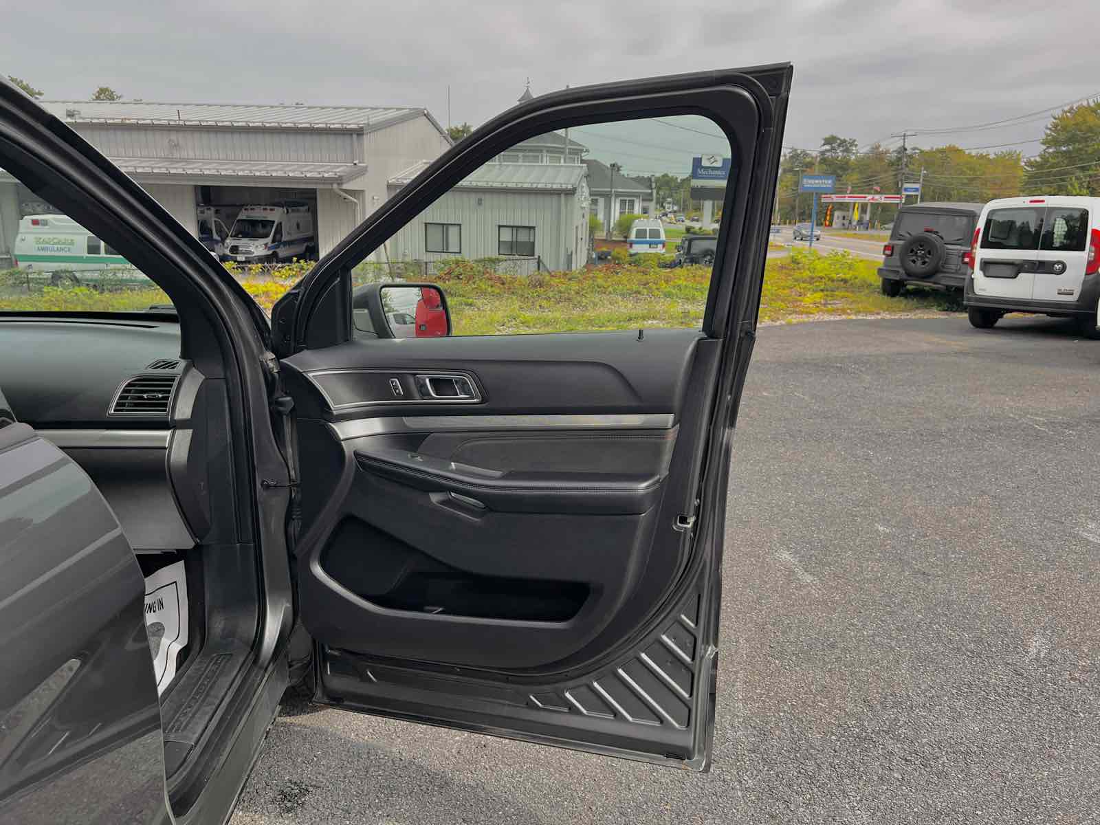 2018 Ford Explorer XLT photo 12