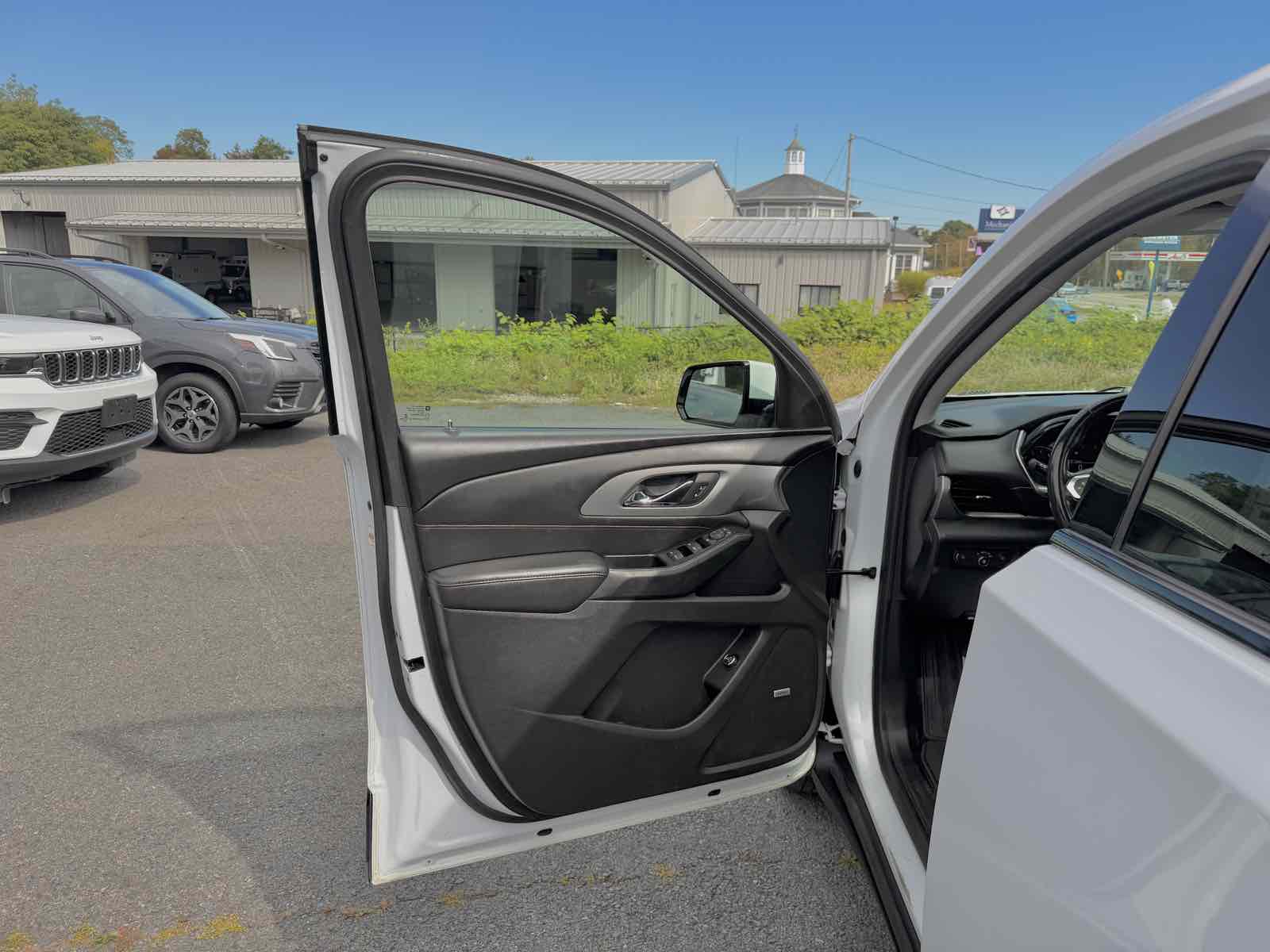 2019 Chevrolet Traverse RS photo 2