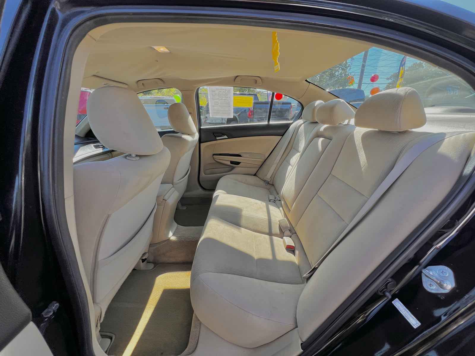 2011 Honda Accord LX-P photo 14