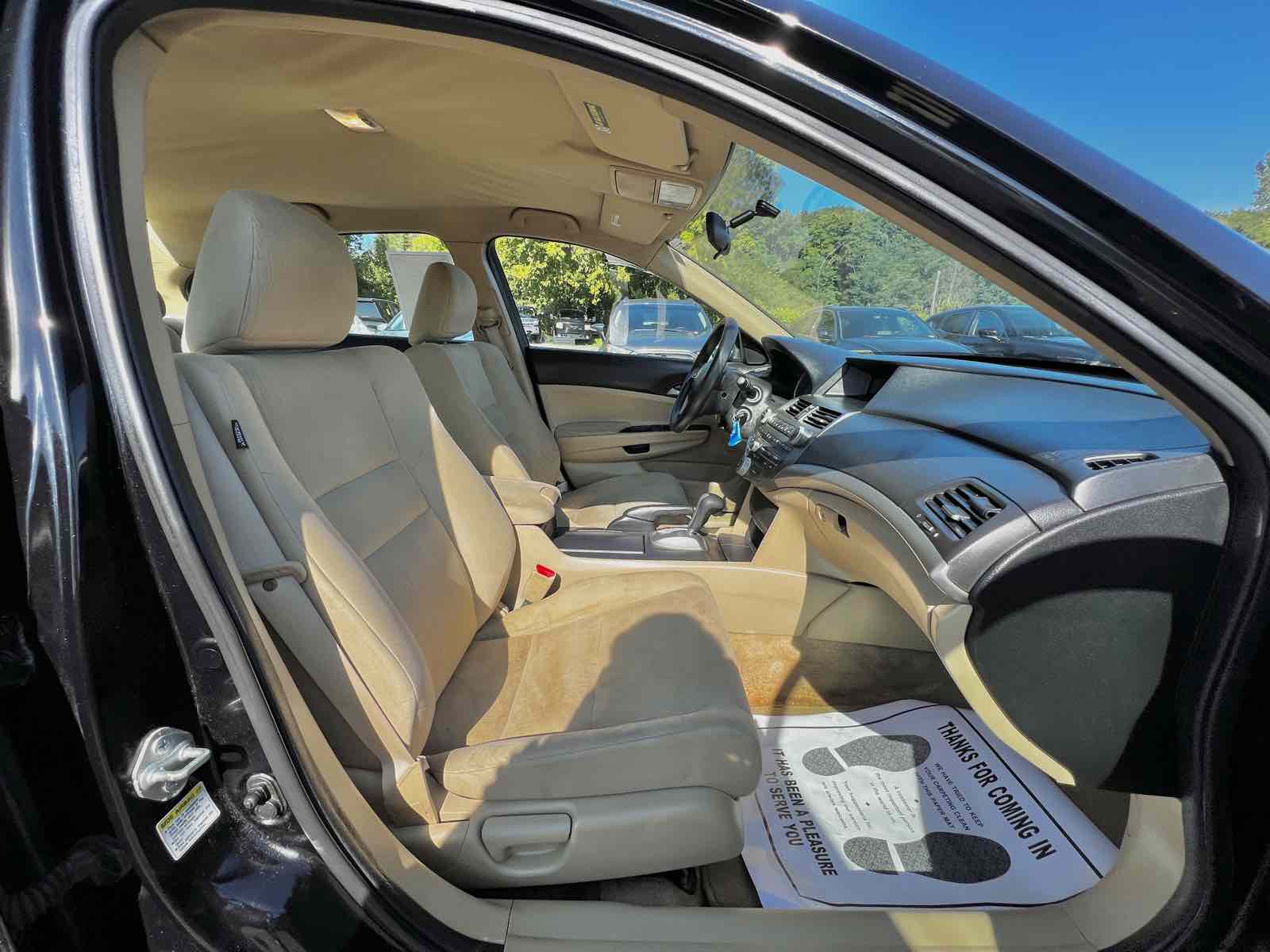 2011 Honda Accord LX-P photo 11