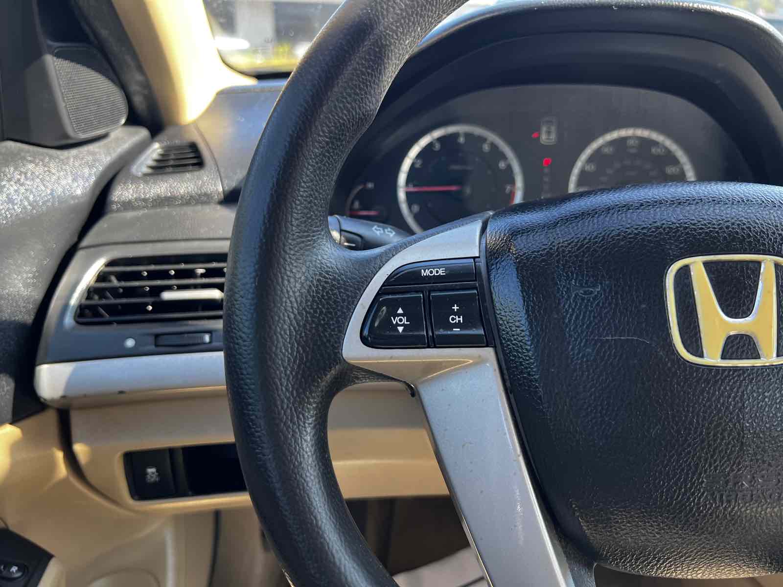 2011 Honda Accord LX-P photo 19