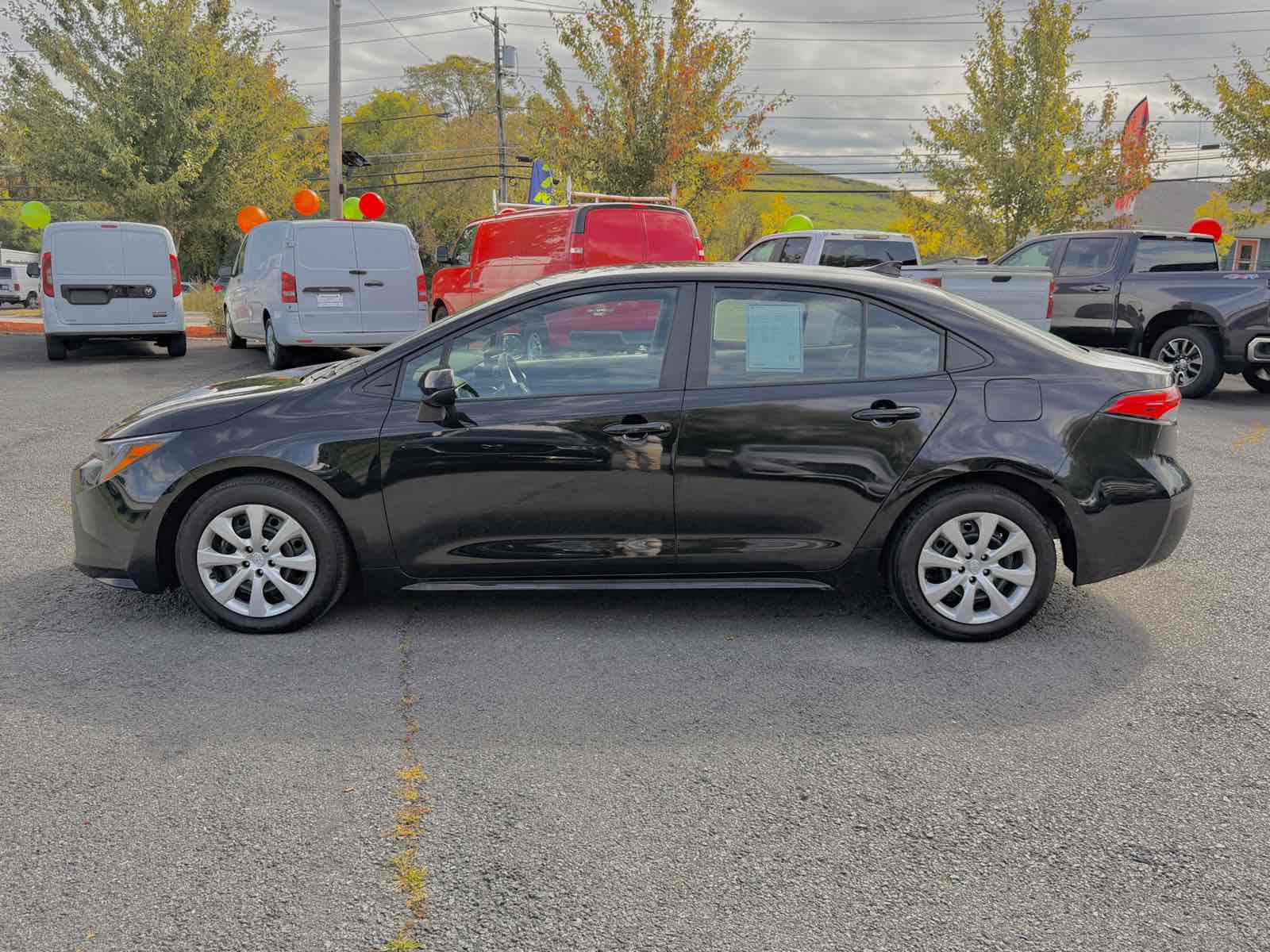 2023 Toyota Corolla LE photo 3