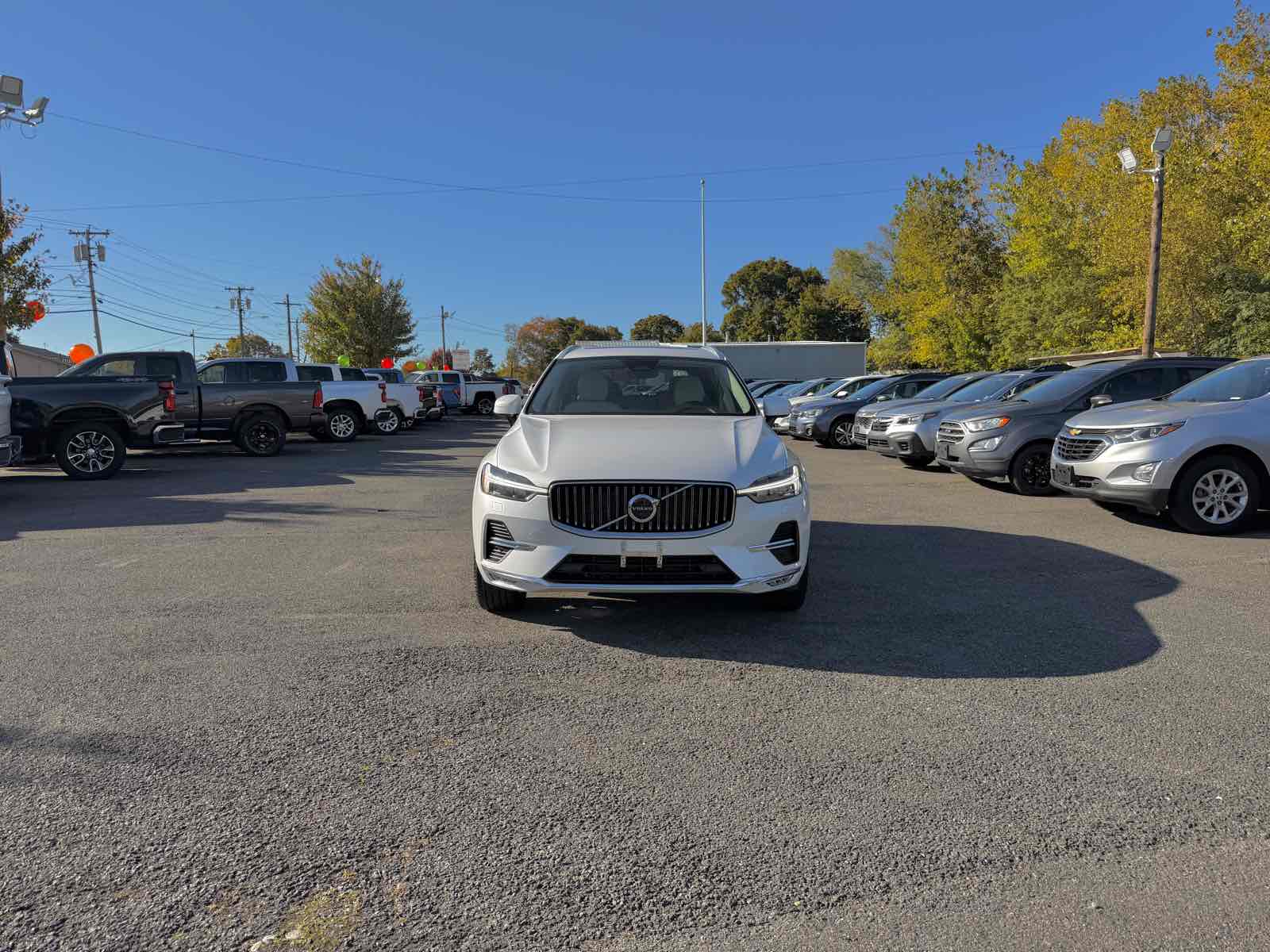 2023 Volvo XC60 Plus photo 2