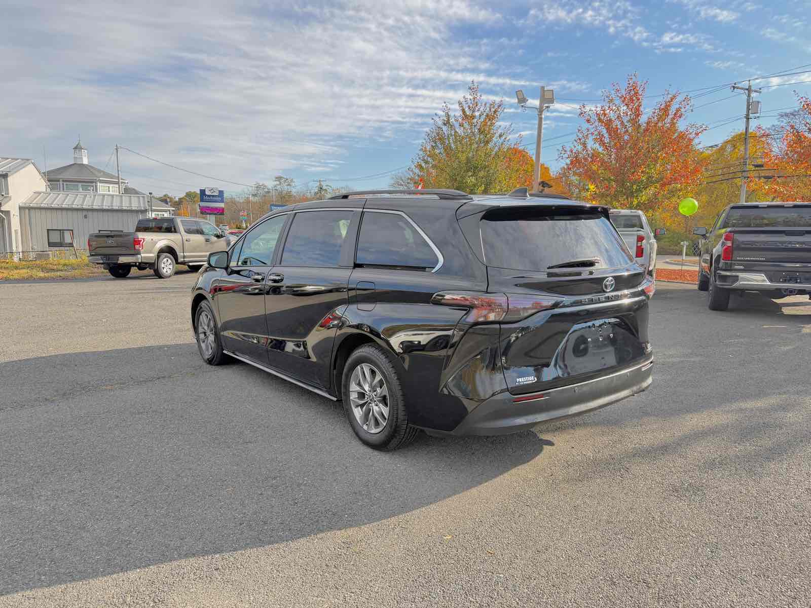 2024 Toyota Sienna XLE photo 4