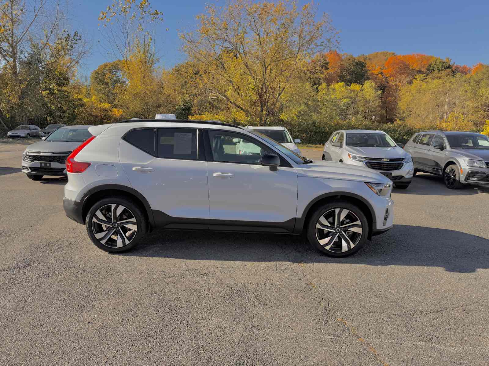 2024 Volvo XC40 Plus - Photo 8